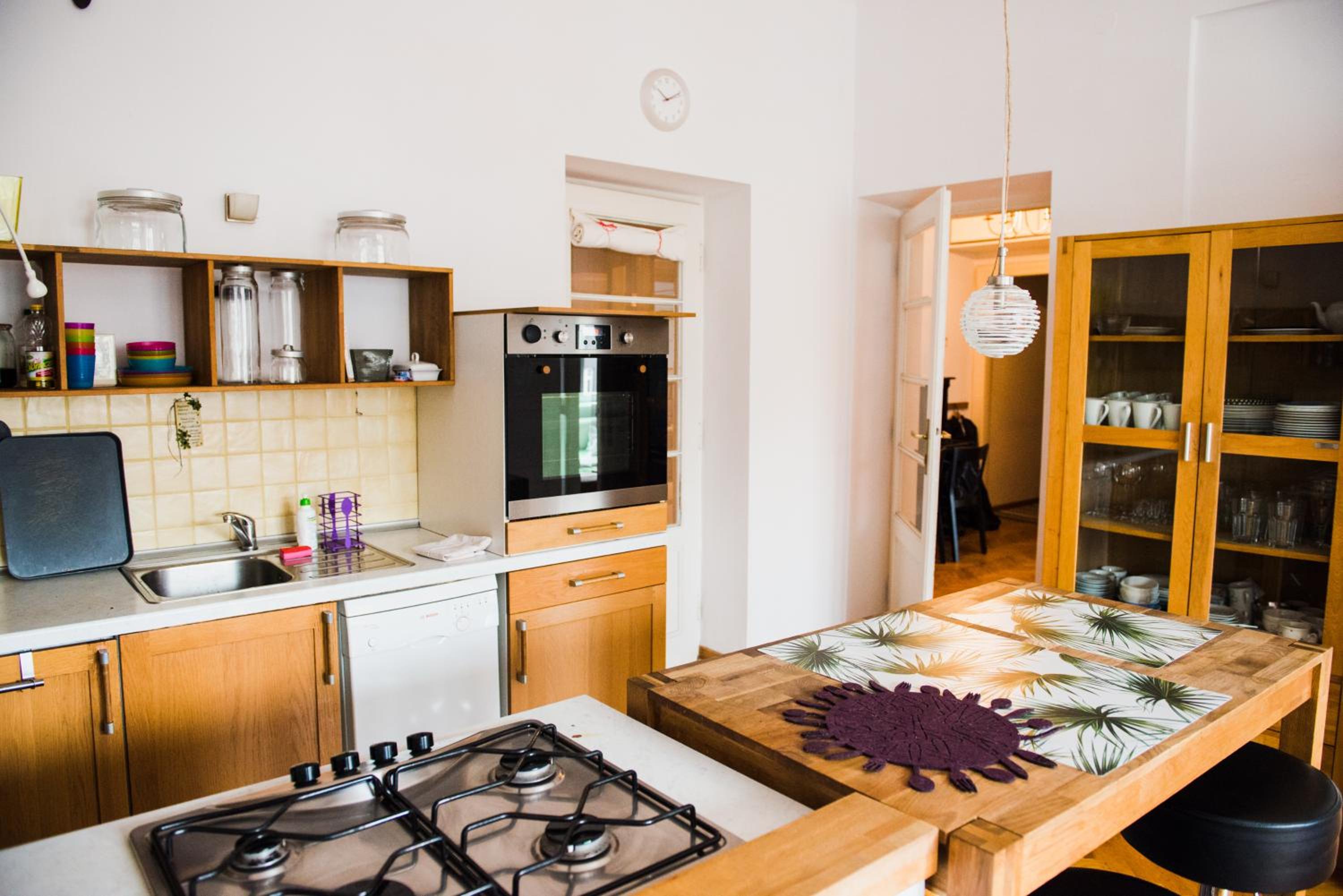 Apartment with Balcony - Photo 8