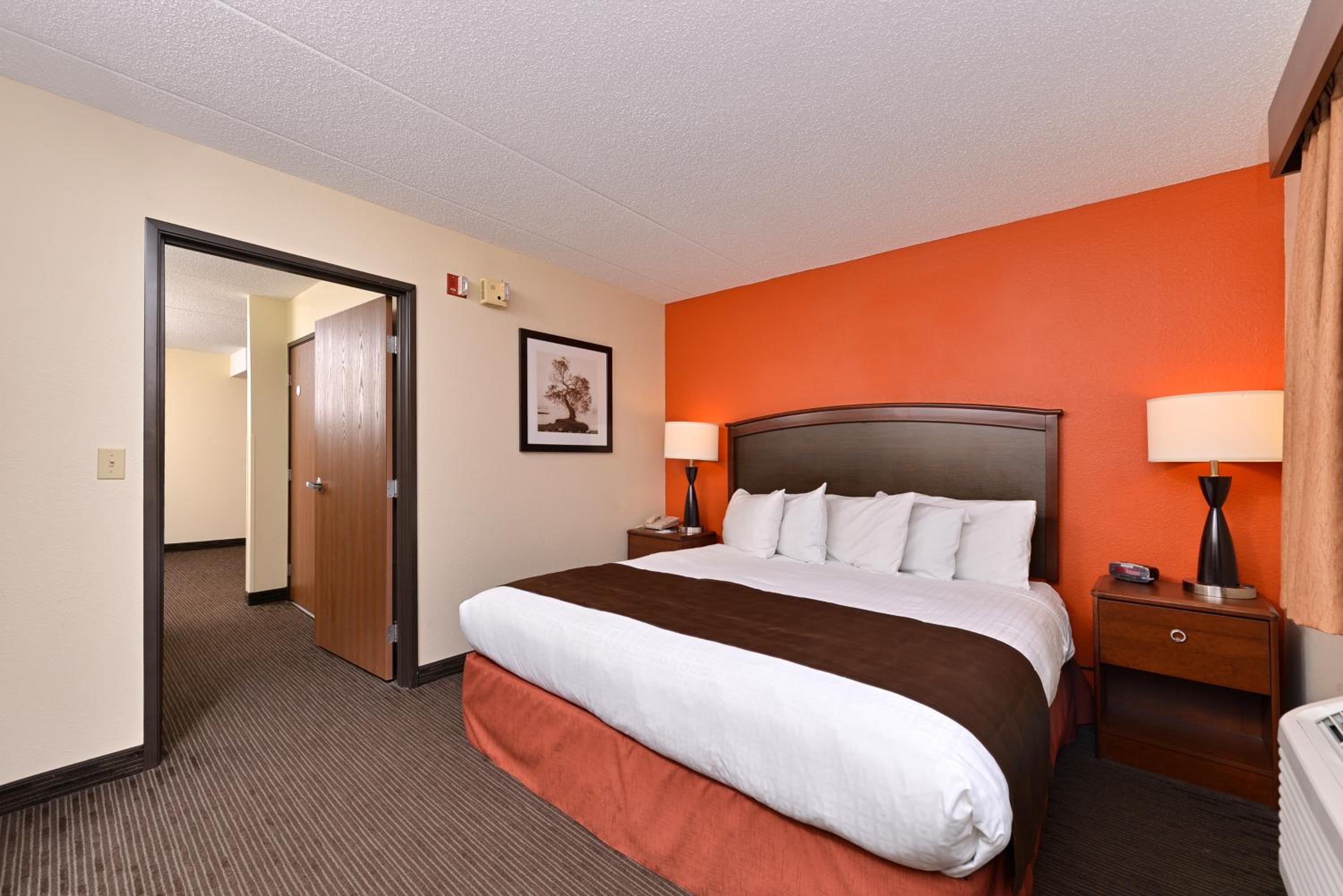 One-Bedroom King Suite - Non-Smoking - Photo 3