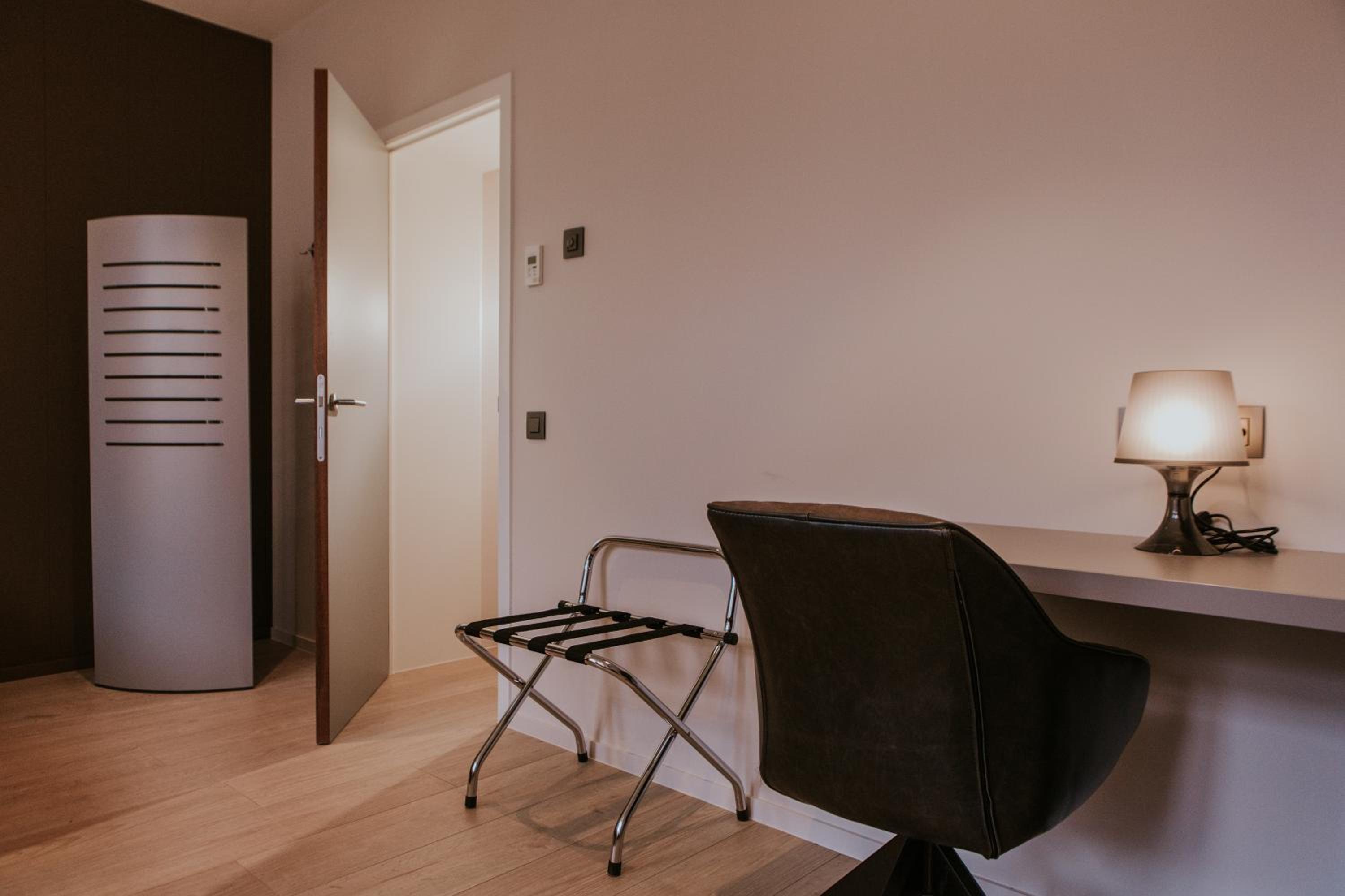 Standard Suite - Photo 6