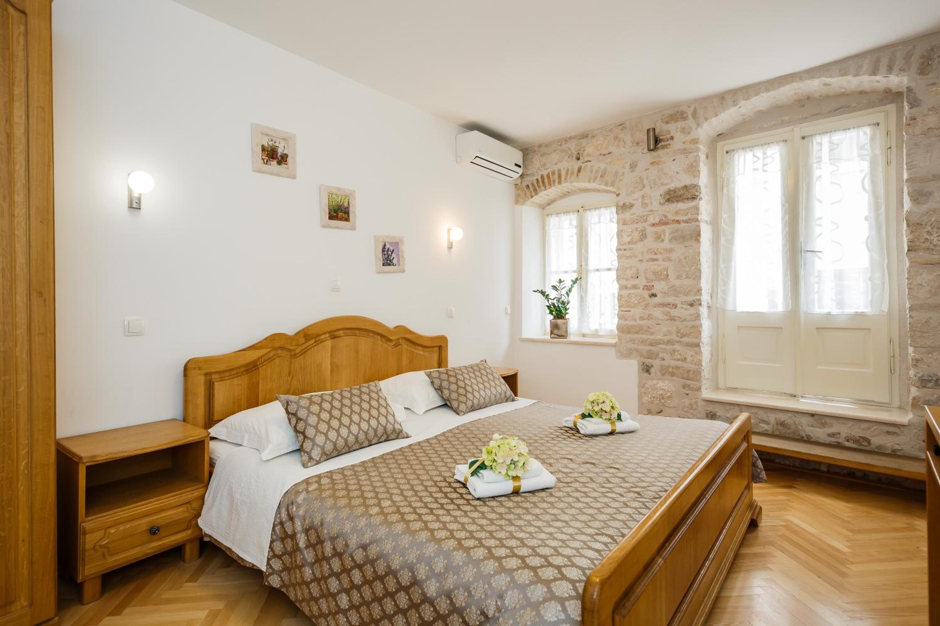 Deluxe Two-Bedroom Apartment - Ispod Ure 3