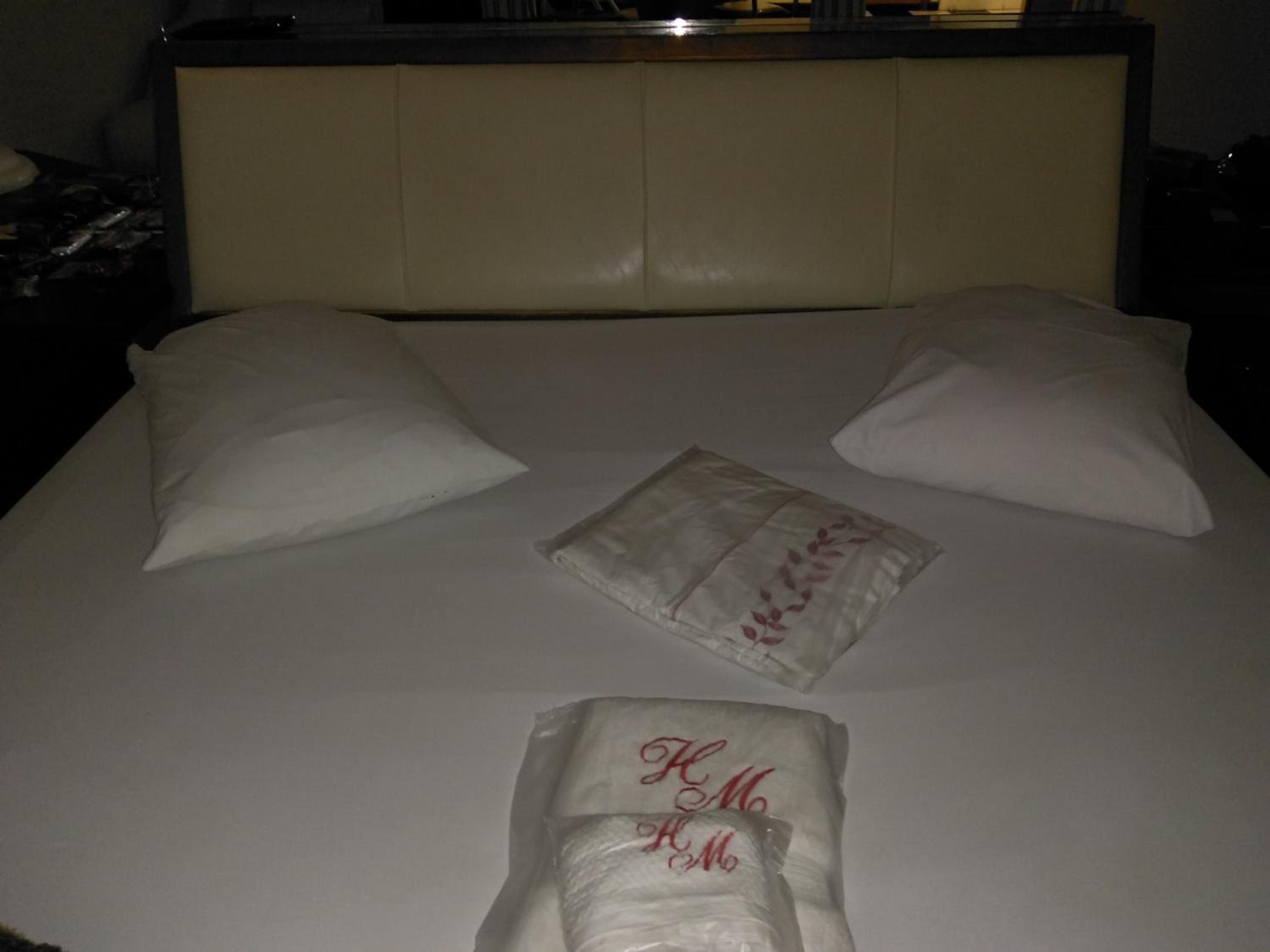 Deluxe Suite with Spa Bath - Photo 4