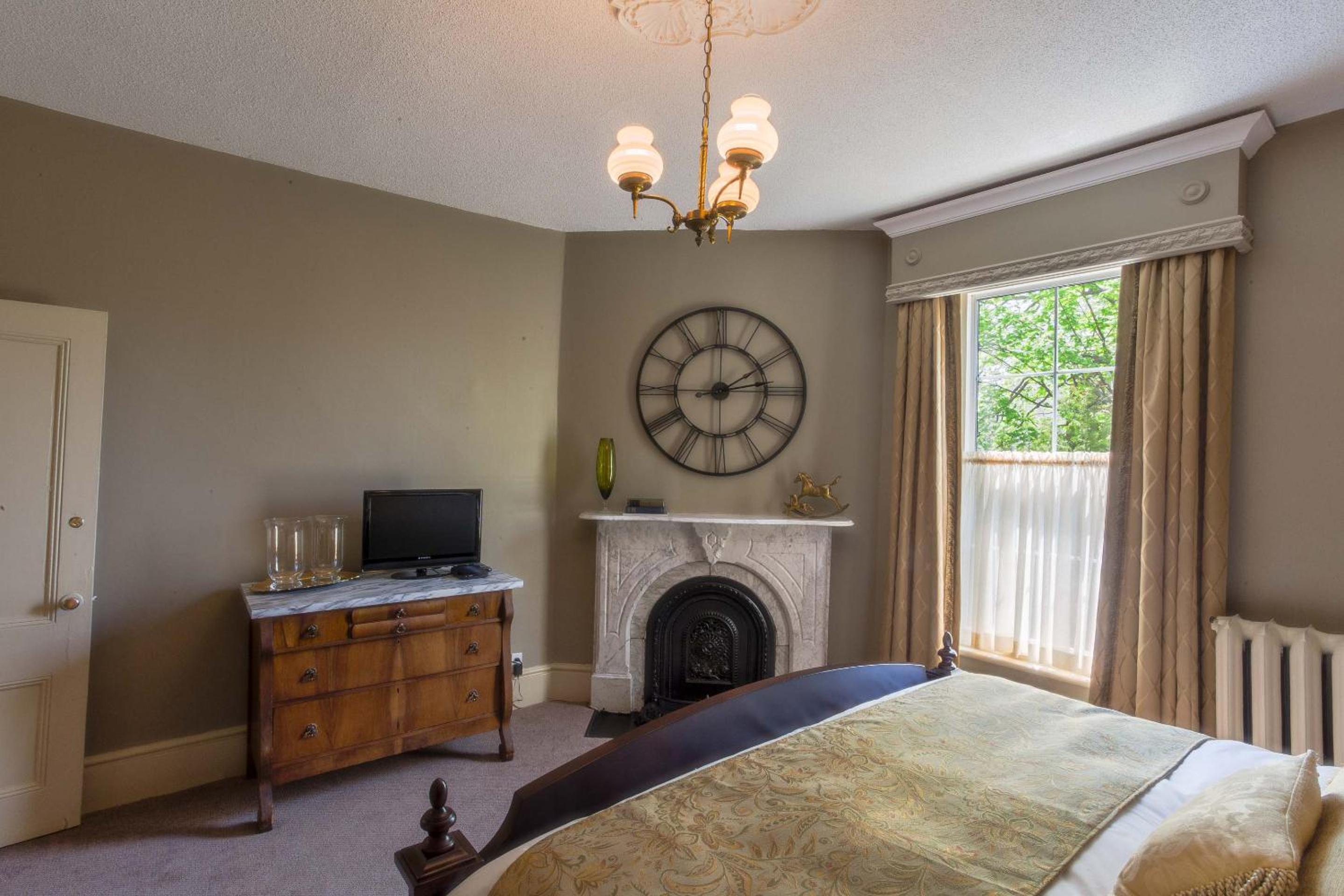 Deluxe King Room photo 3