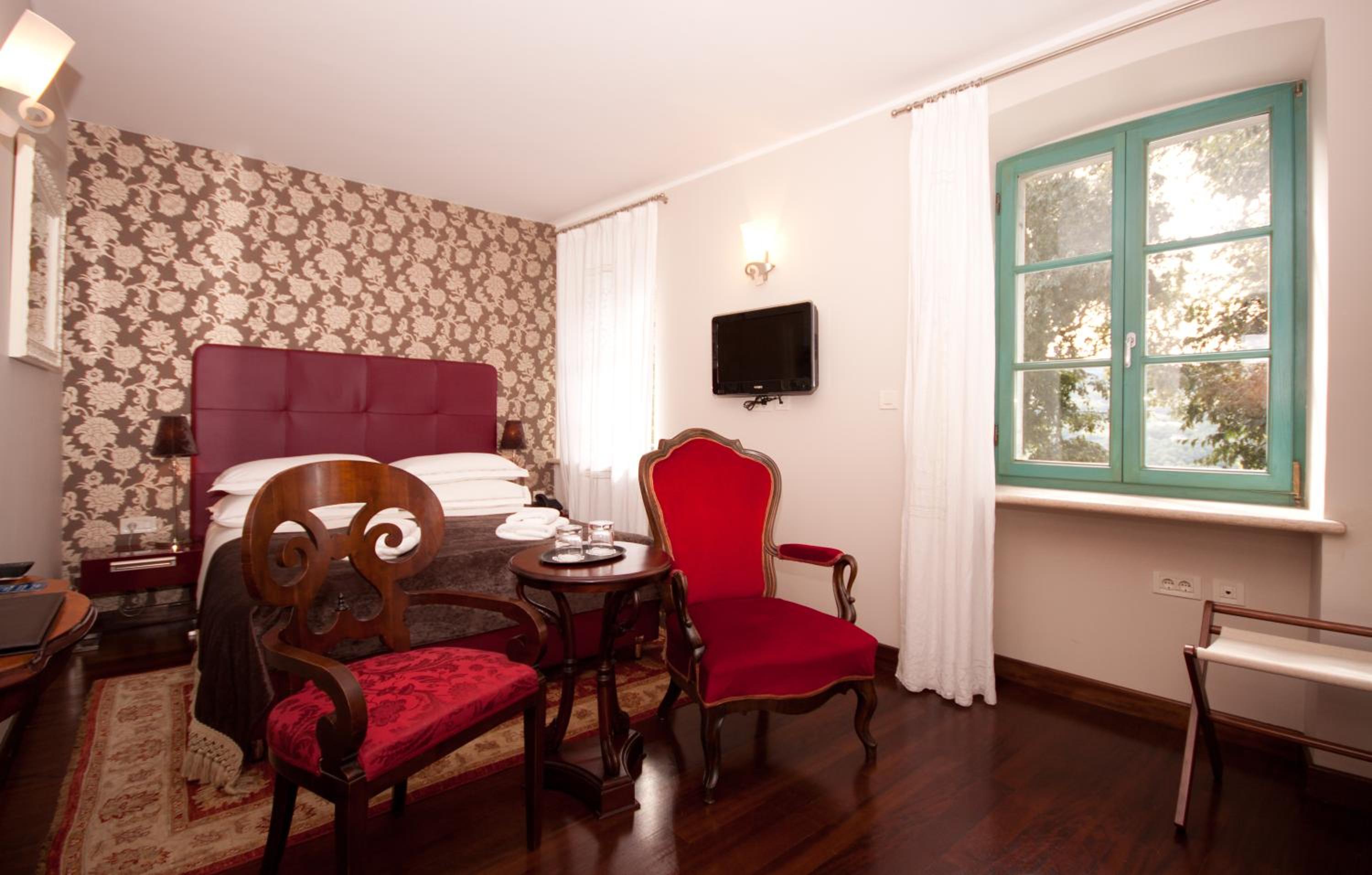 Superior Double or Twin Room - Photo 9