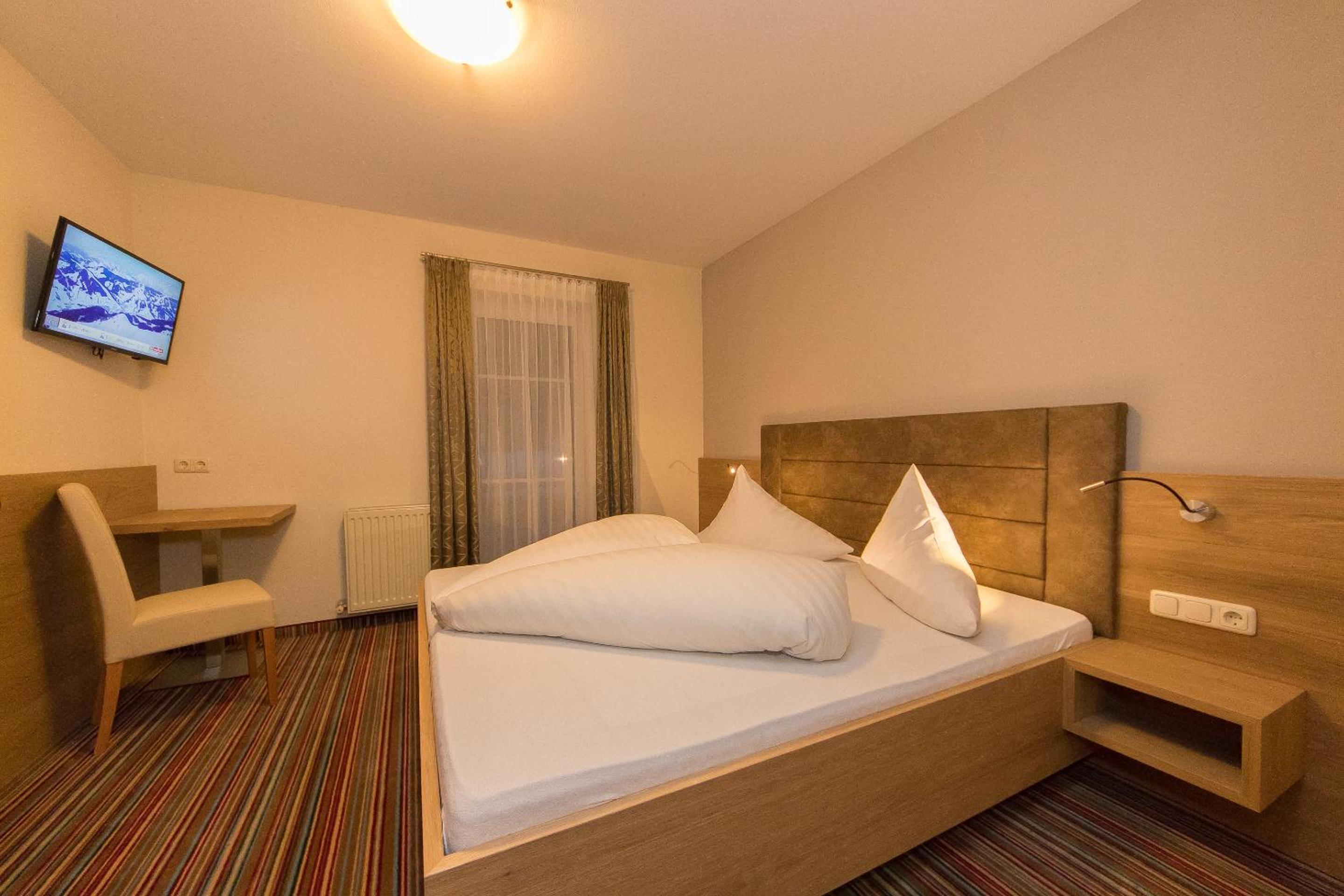 Two-Bedroom Apartment - Photo 3