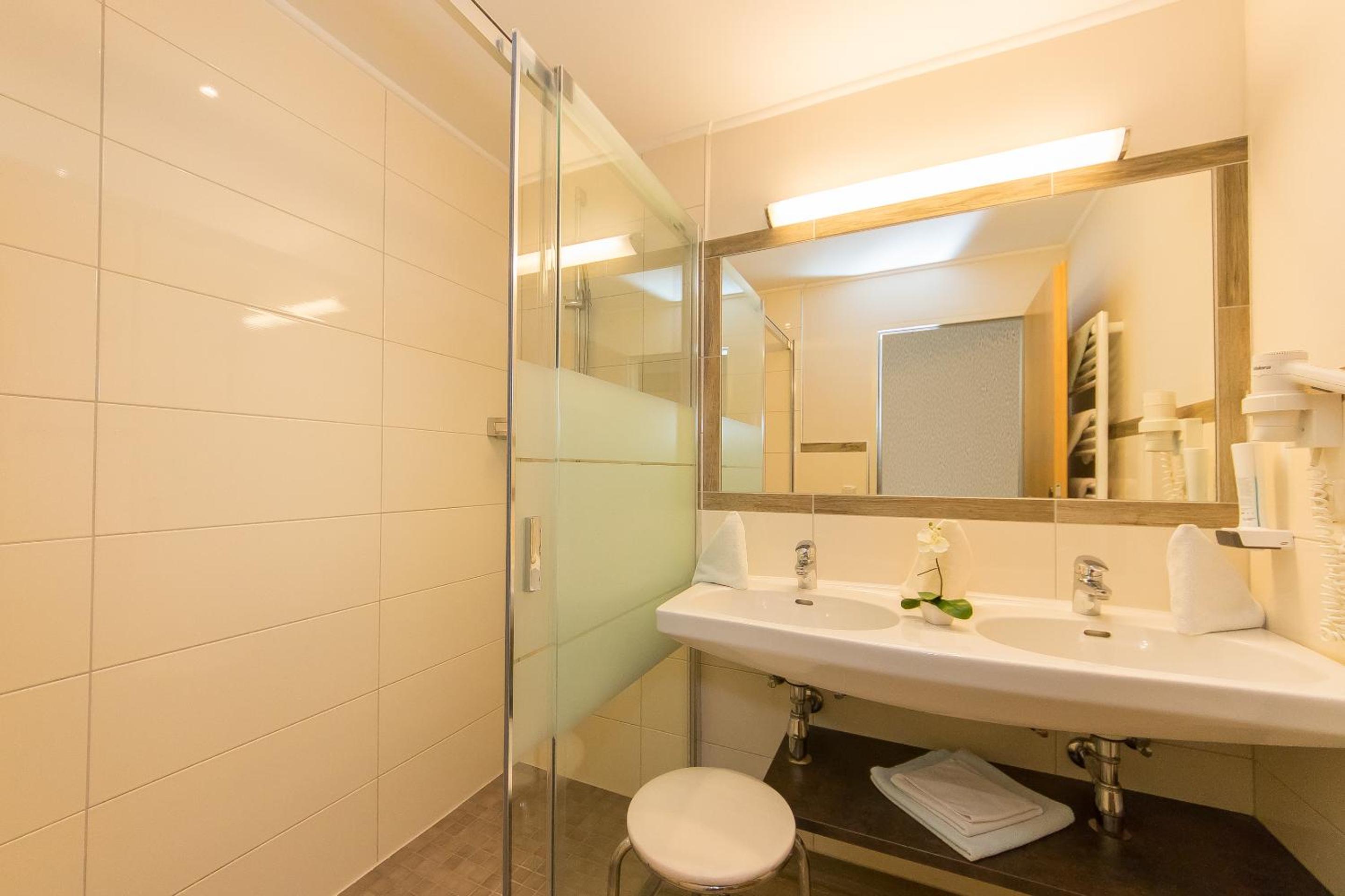 Two-Bedroom Apartment - Photo 2