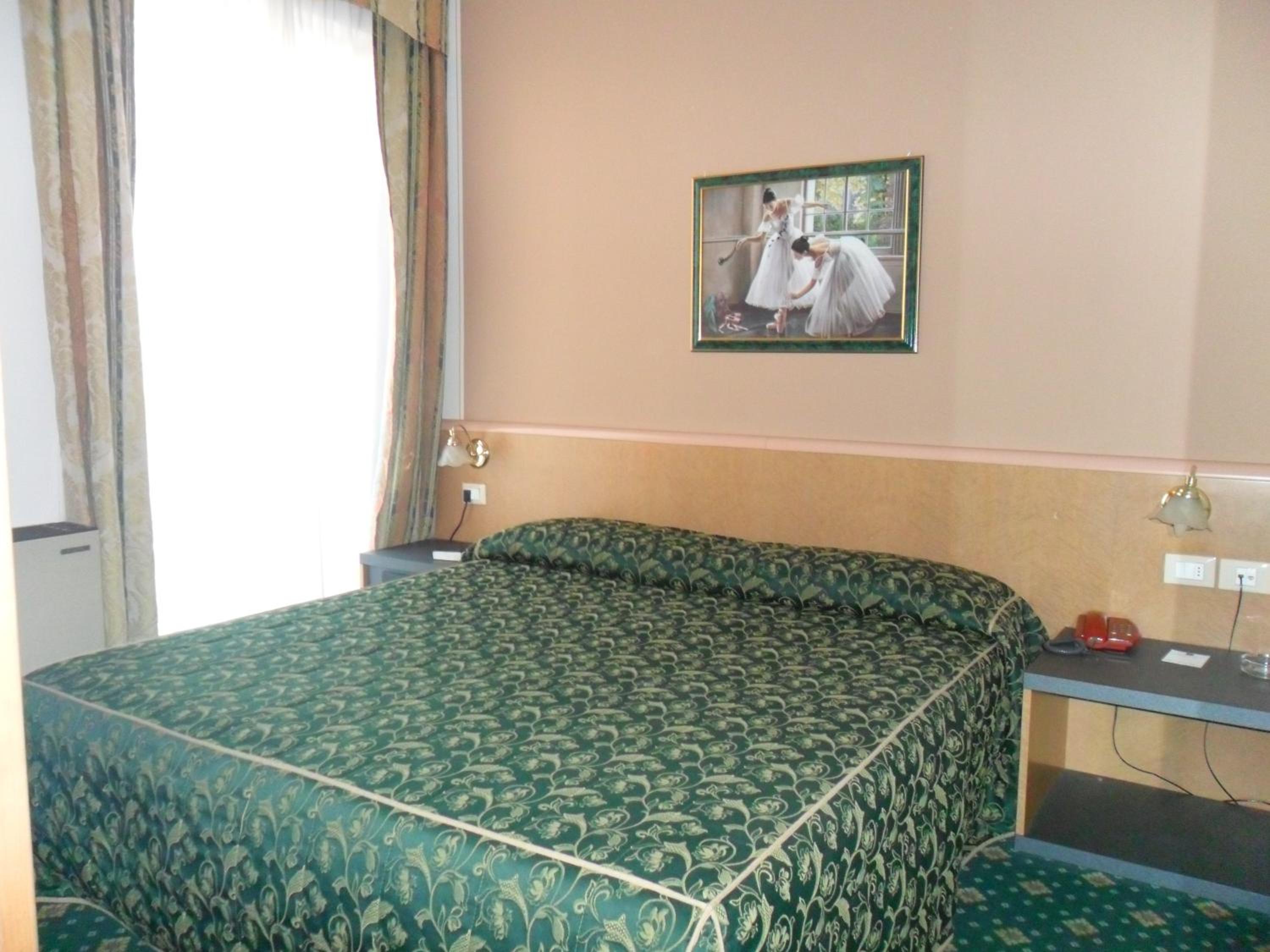 Double Room - Photo 3