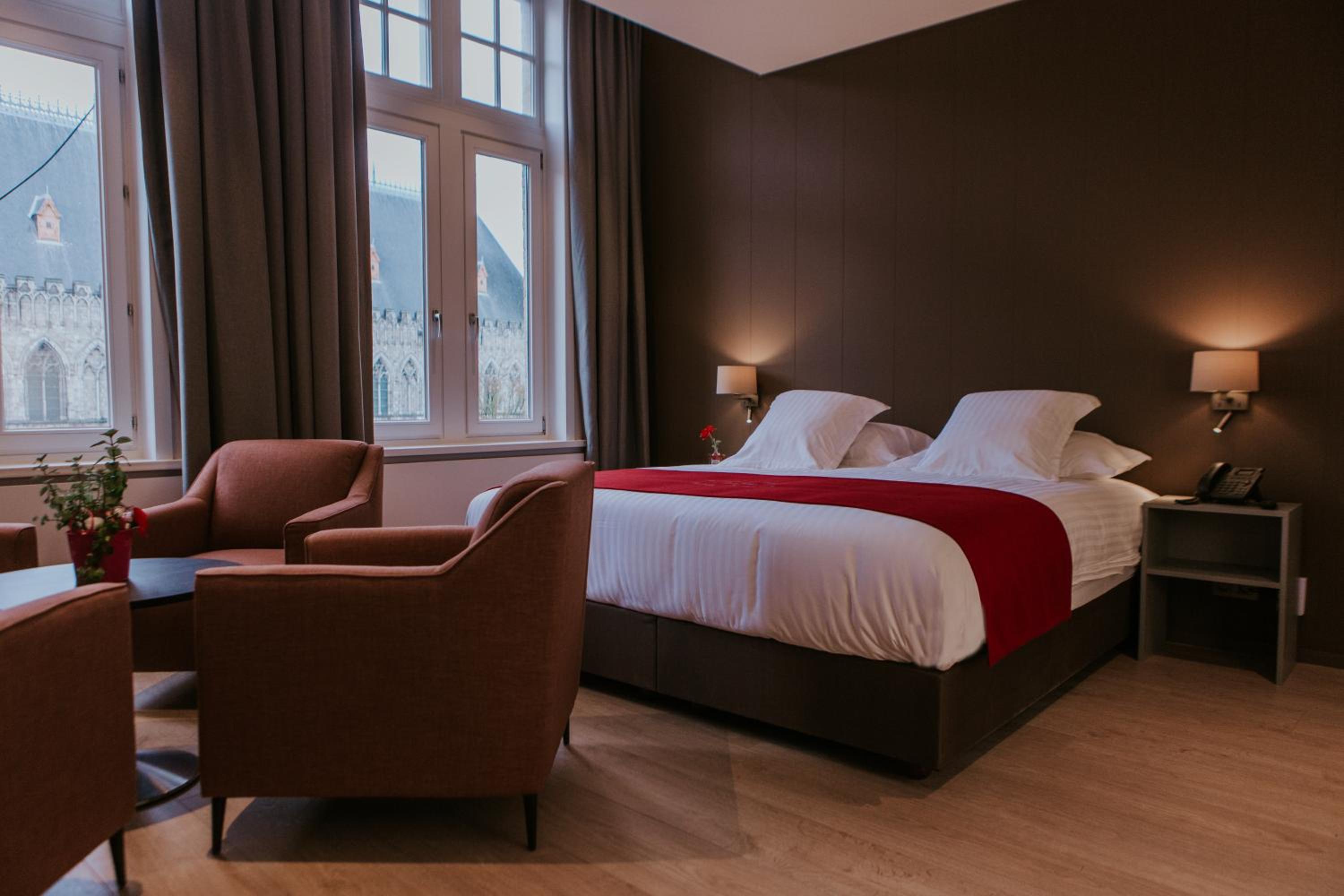Standard Suite - Photo 1