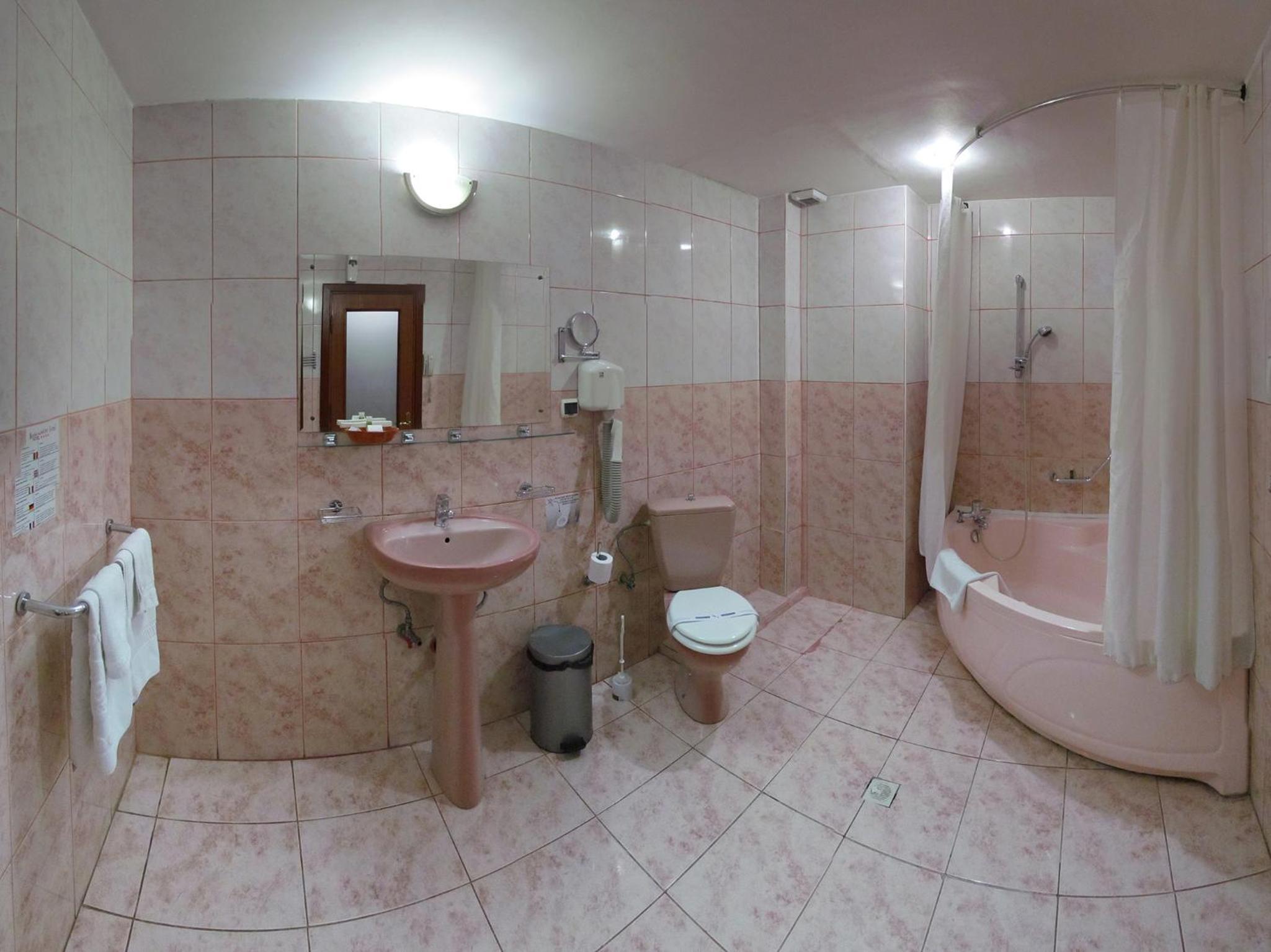Twin Suite - Photo 16