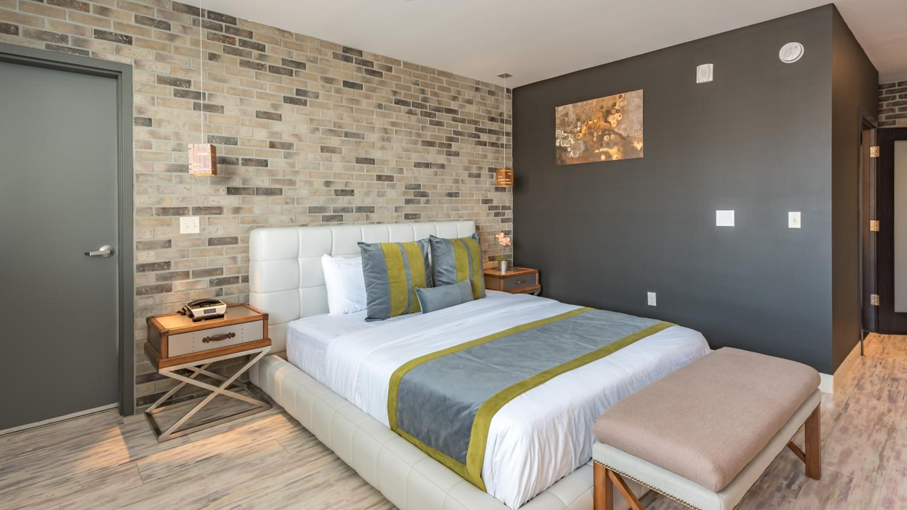 Deluxe King Room with Balcony