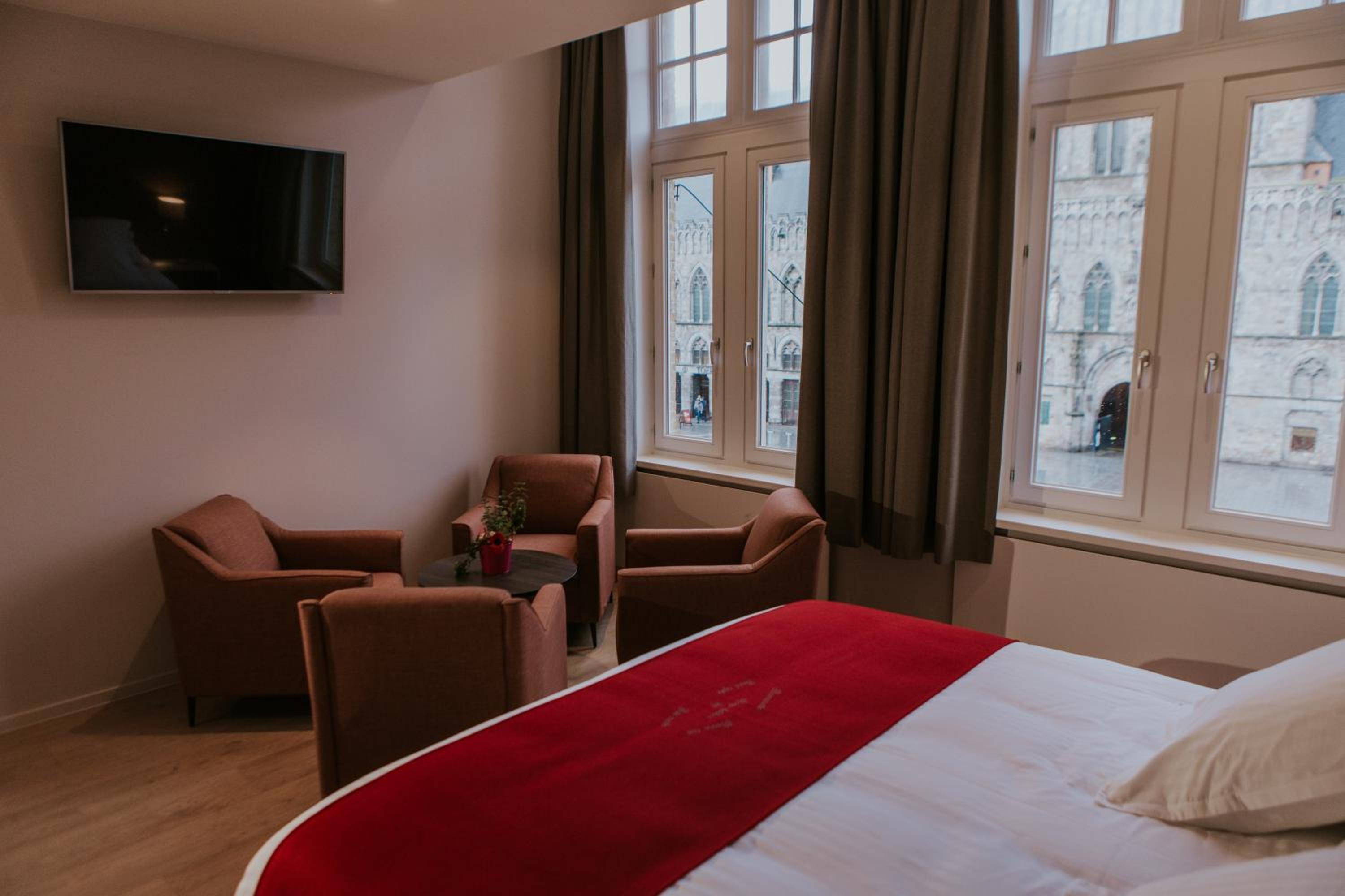 Standard Suite - Photo 4