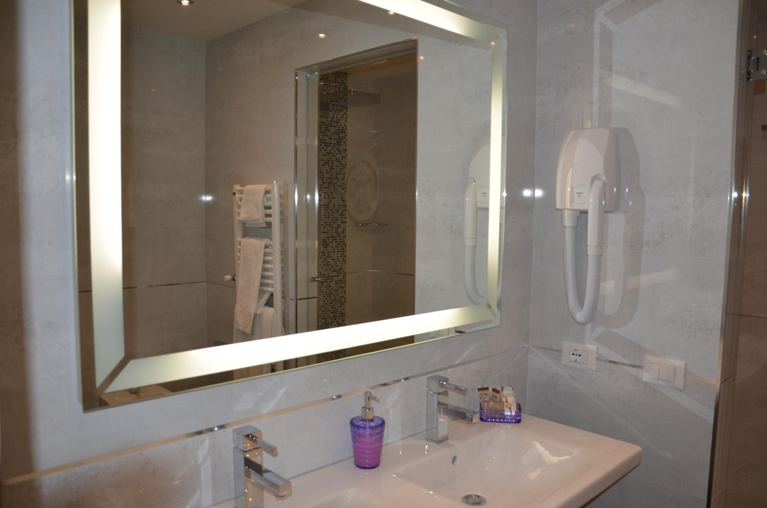 Executive Double Room - Photo 3