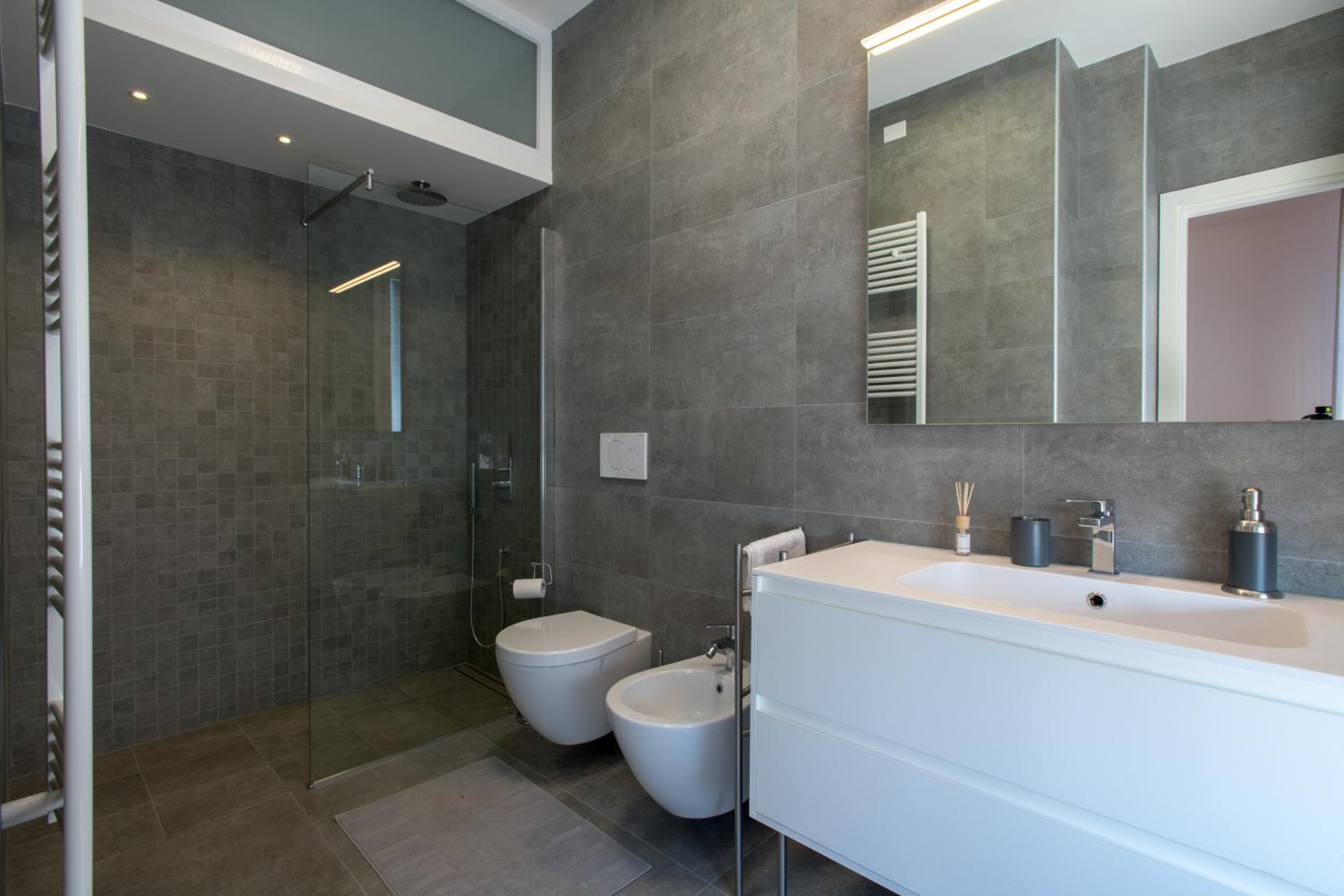 Apartment - Photo 2