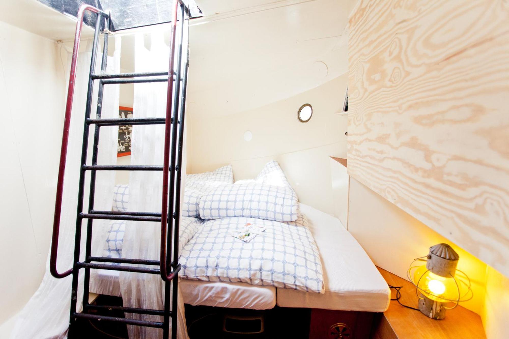 Double Room with Shared Bathroom photo 1