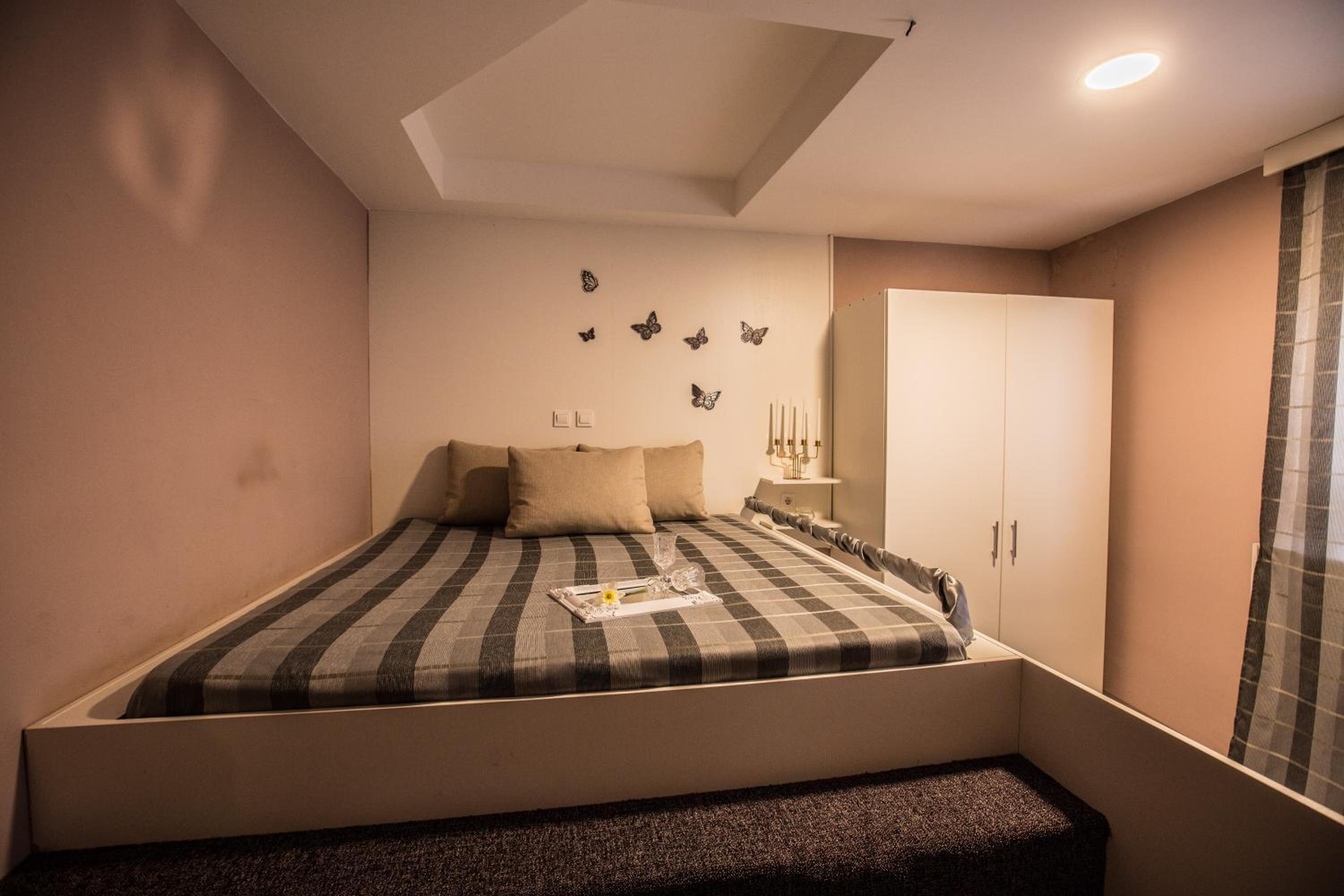 Double or Twin Room - Photo 13