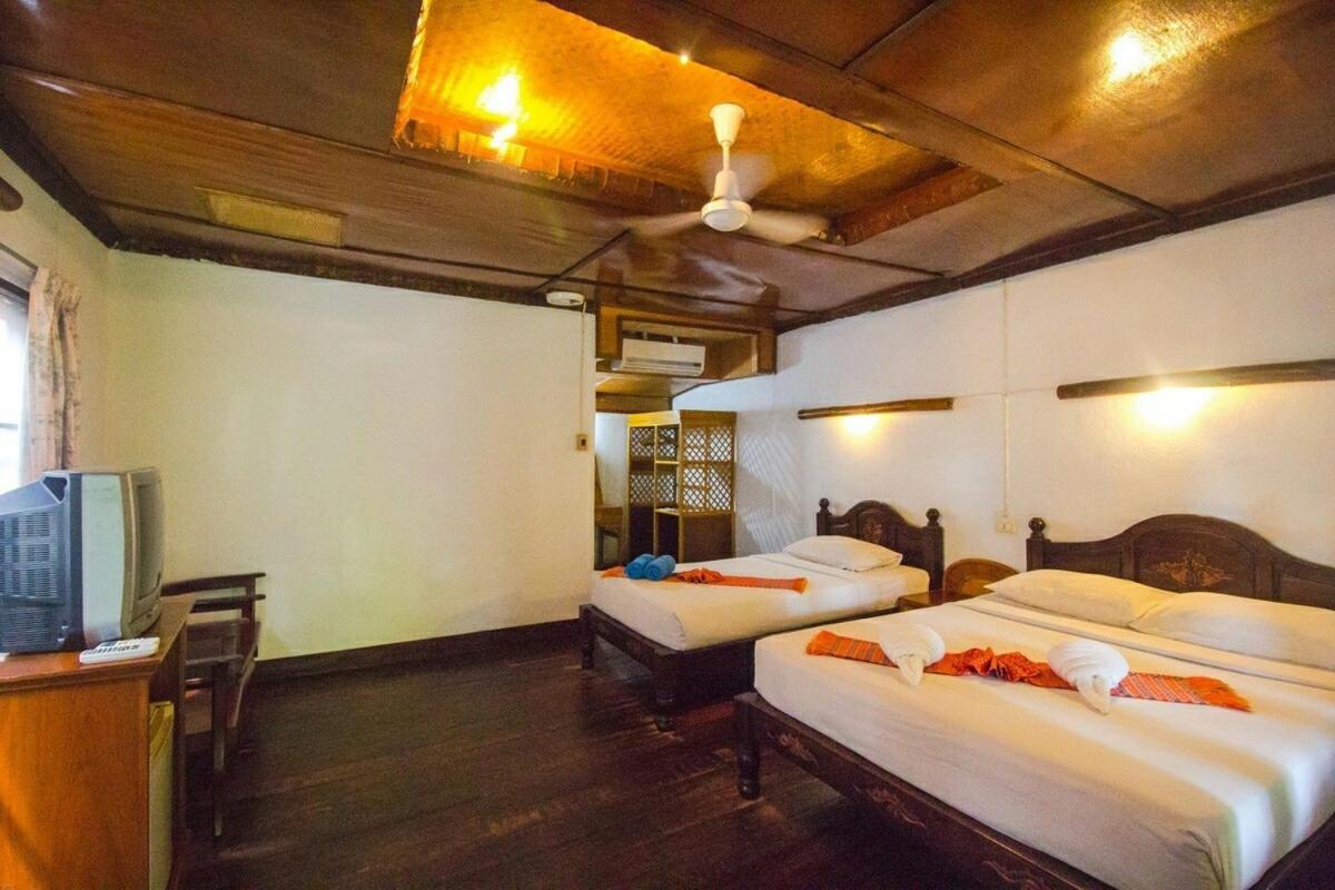 Superior Bungalow - Photo 13