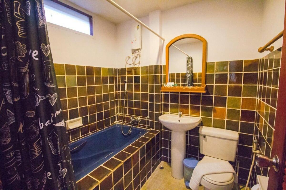 Basic Bungalow - Photo 2