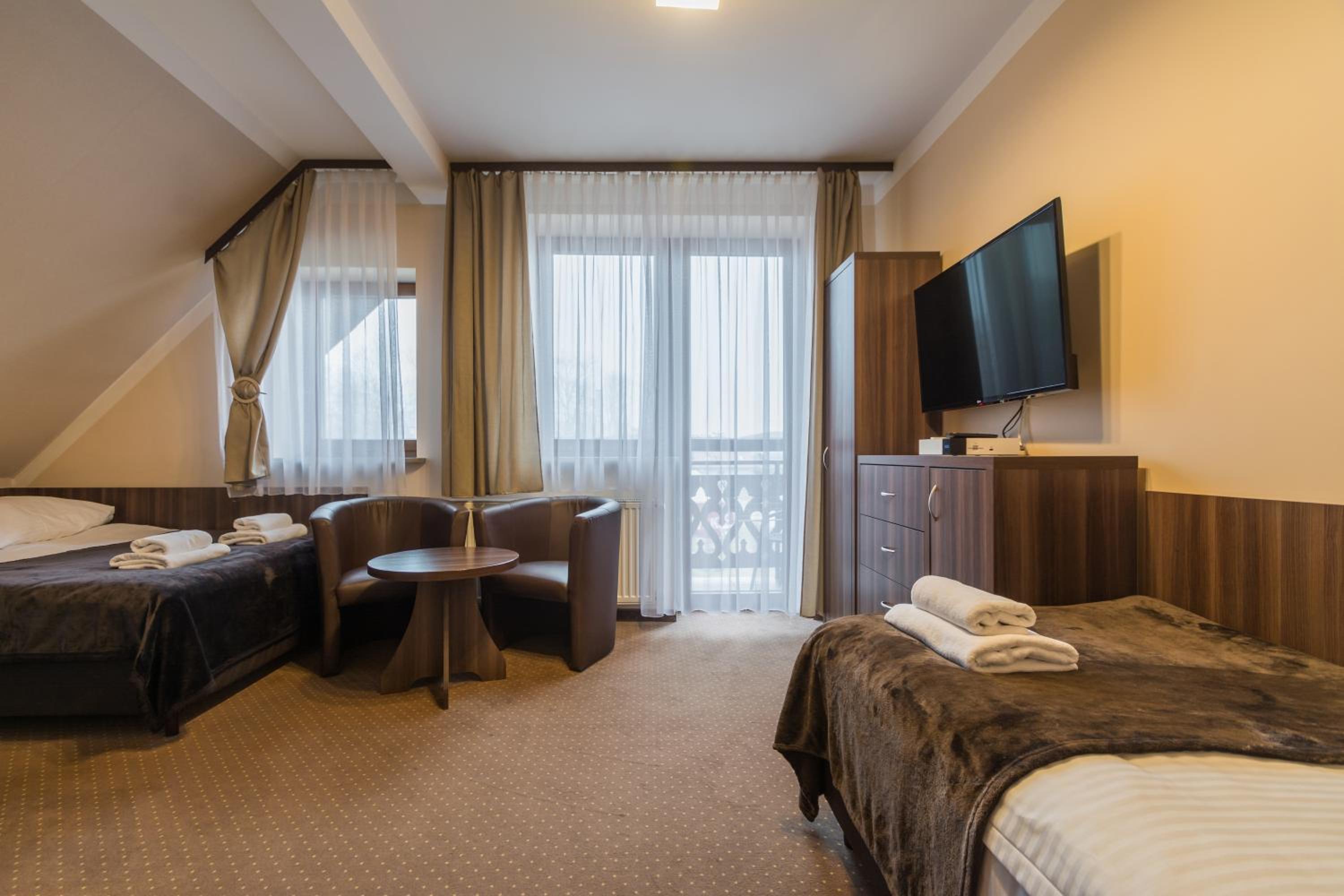 Standard Triple Room with Balcony - Photo 5