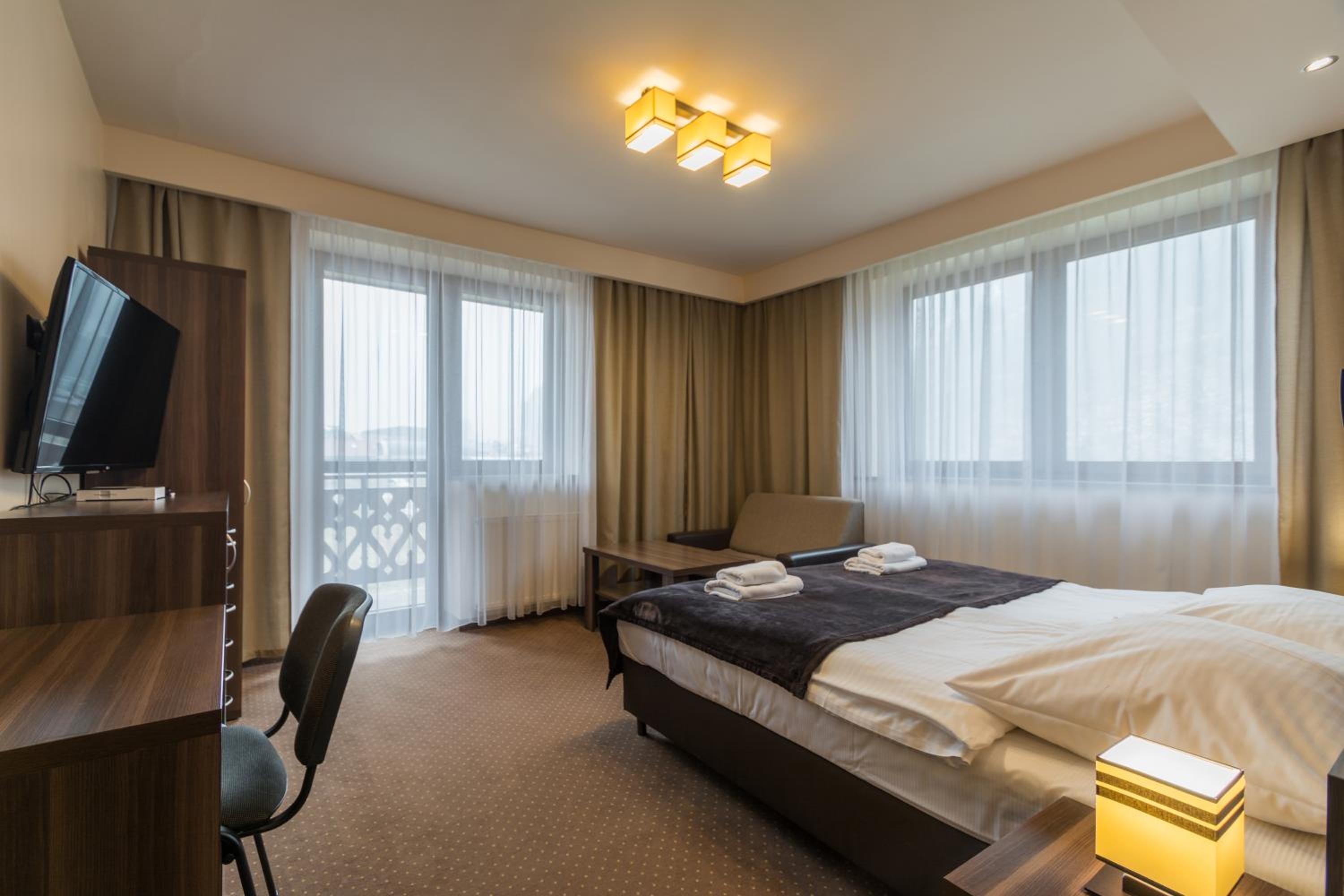 Standard Apartment with Balcony - Photo 3