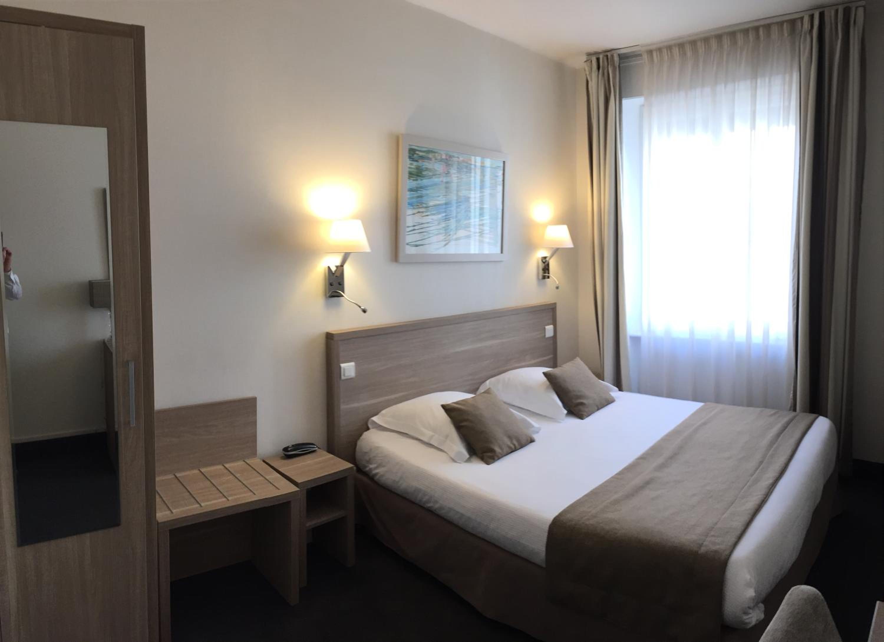 Standard Double Room - Photo 3
