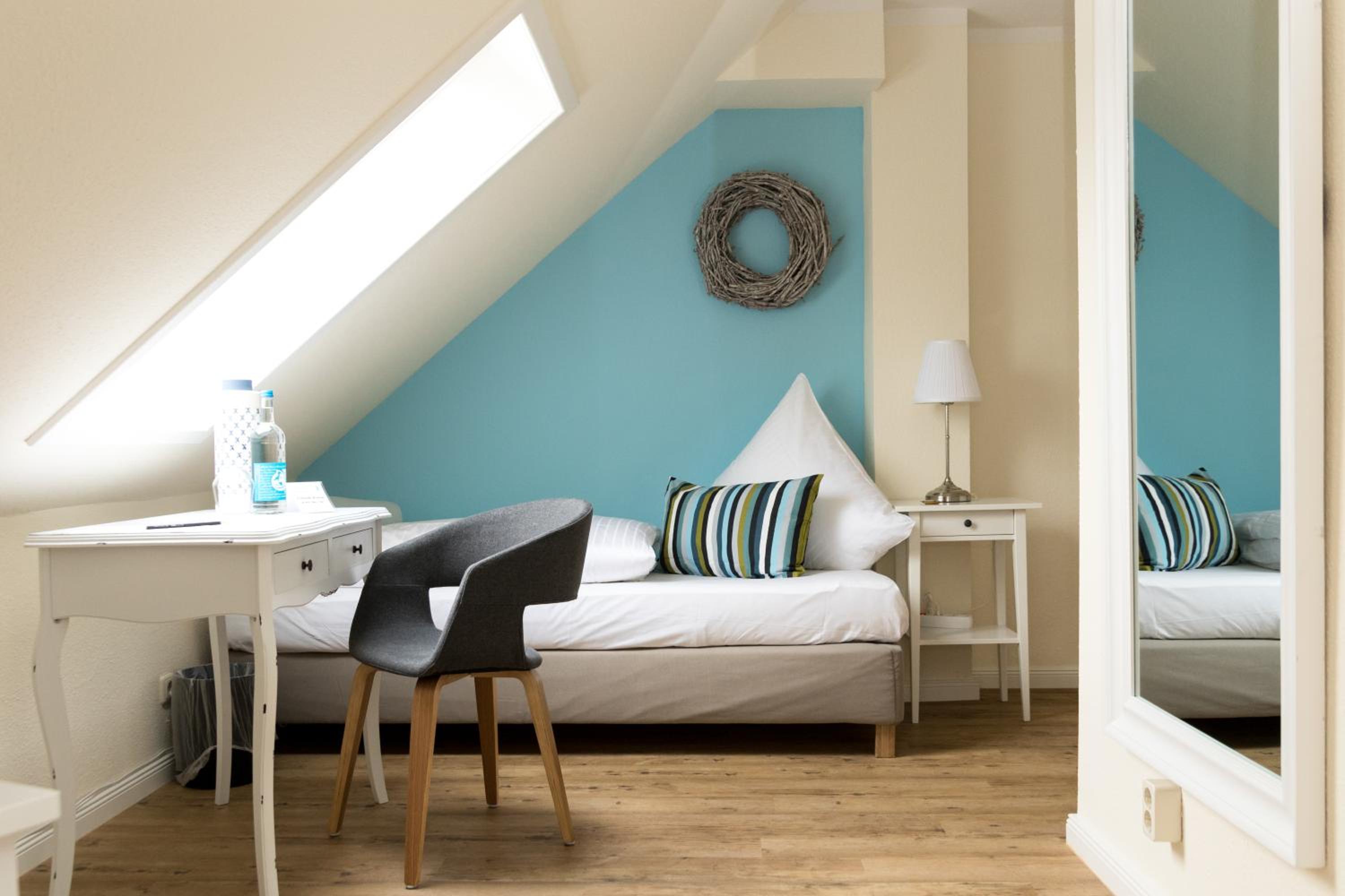 Small Single Room