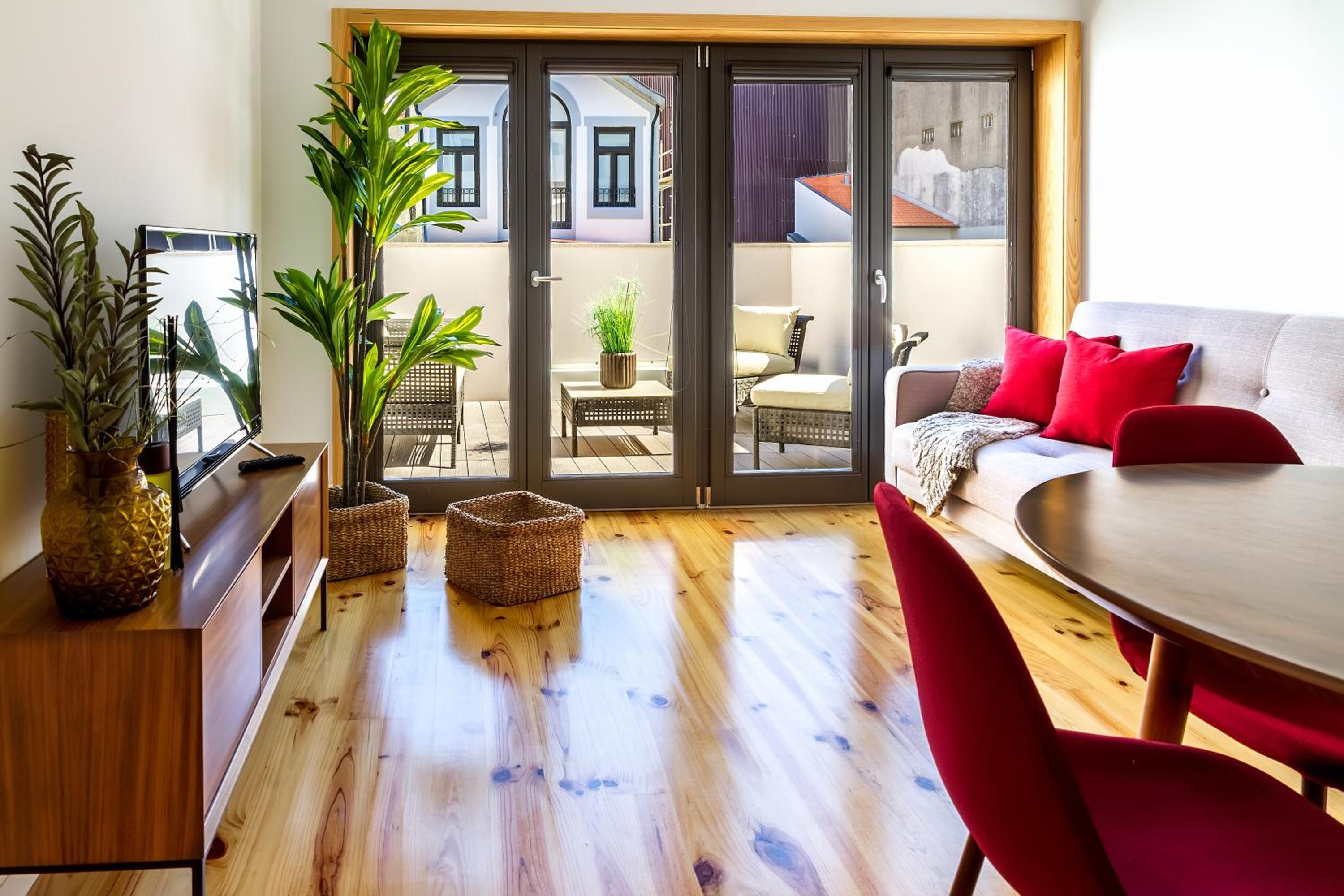 Apartment with Terrace and Garden View ( 1st Floor )