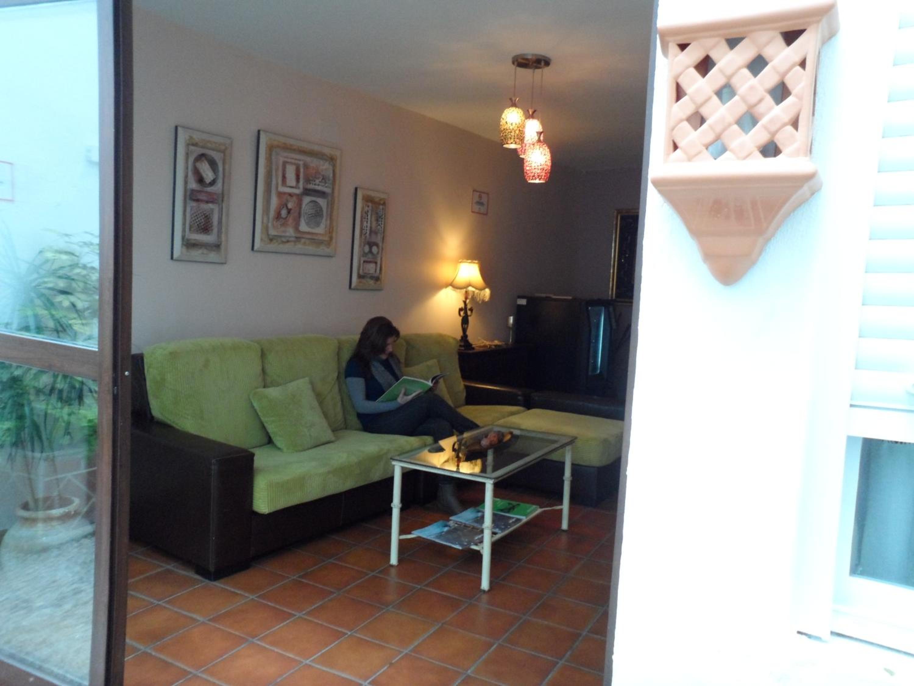 Standard Double or Twin Room - Photo 12