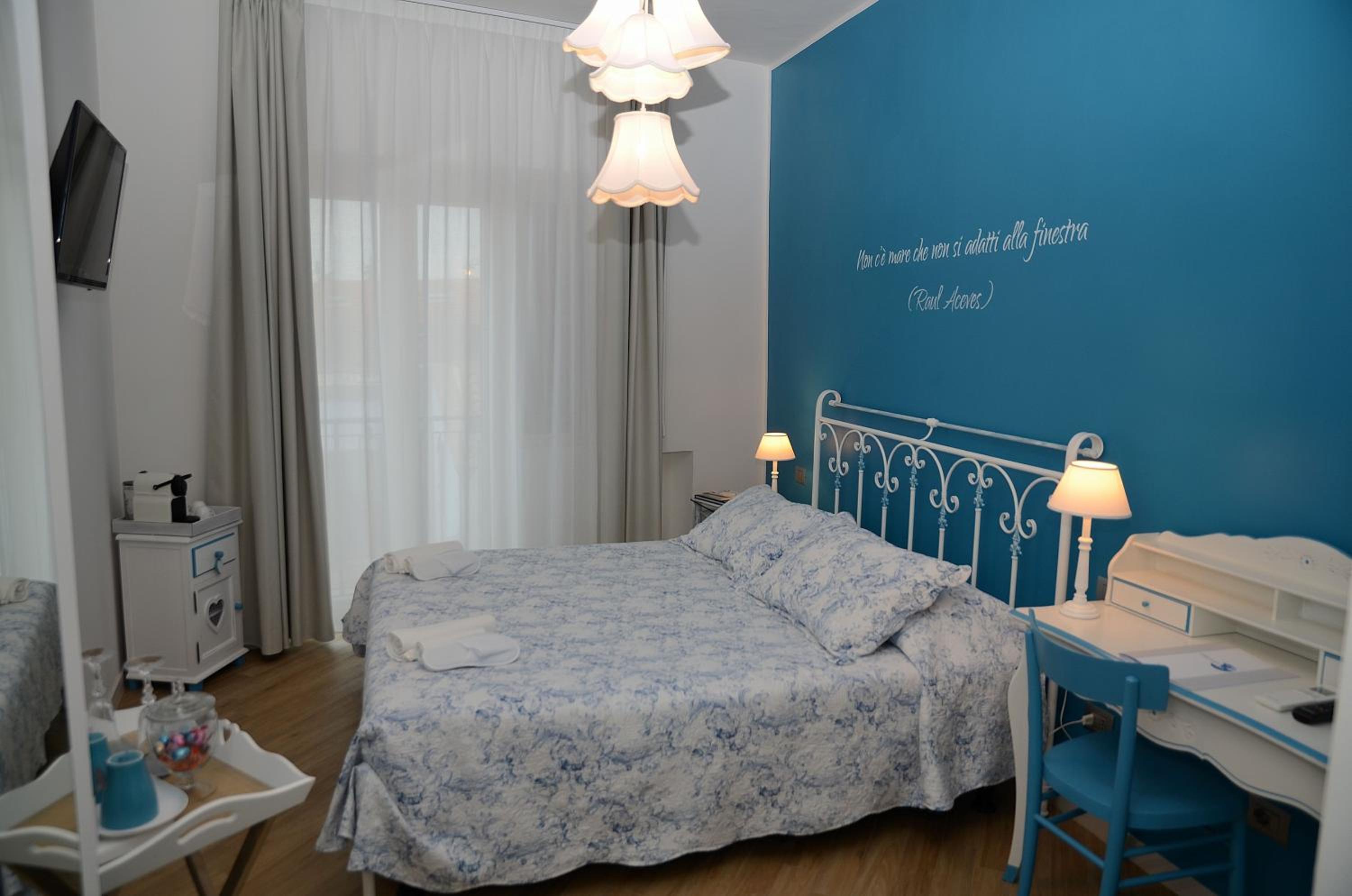 King Room with Balcony photo 3