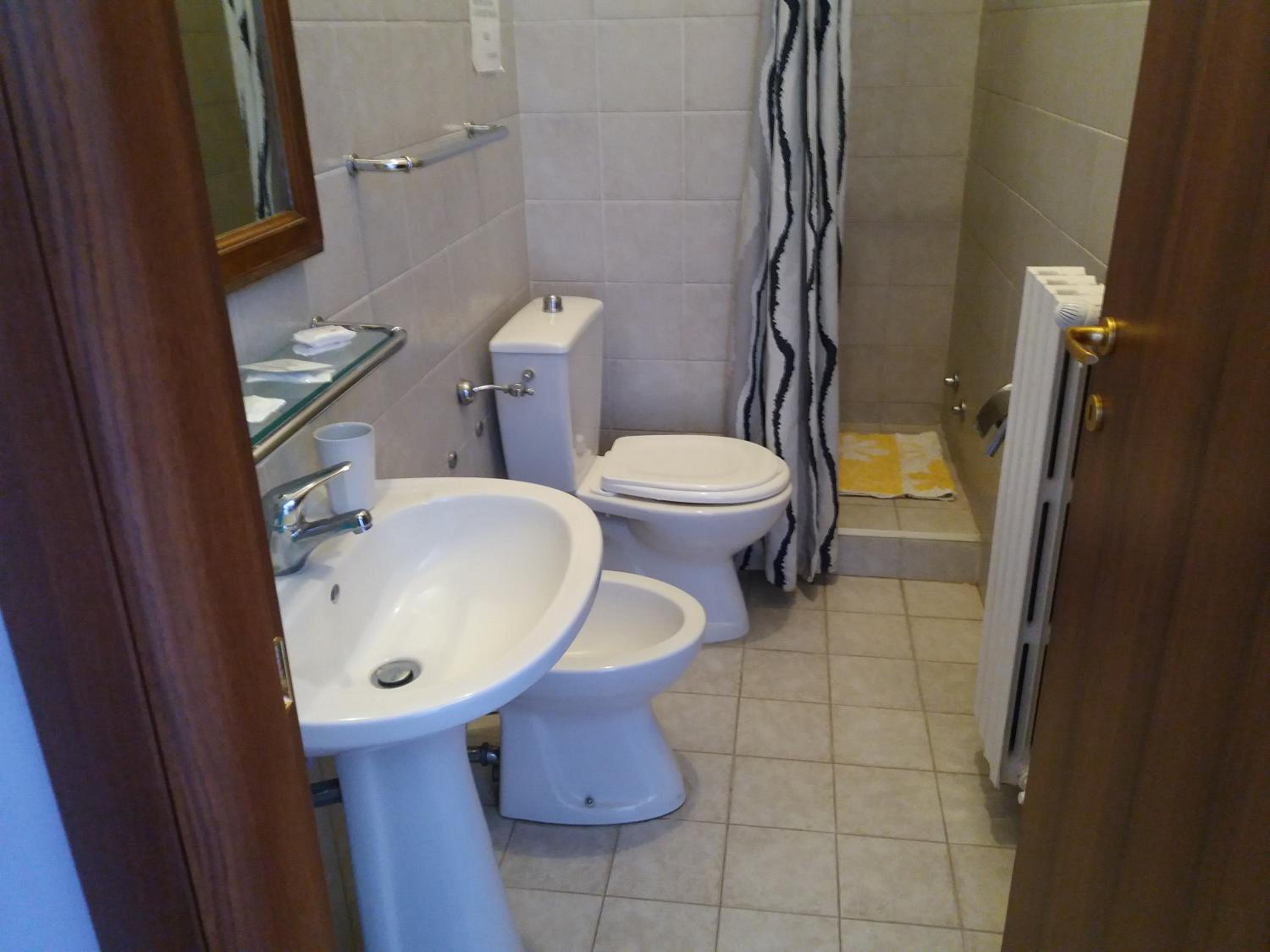 Budget Double or Twin Room photo 3