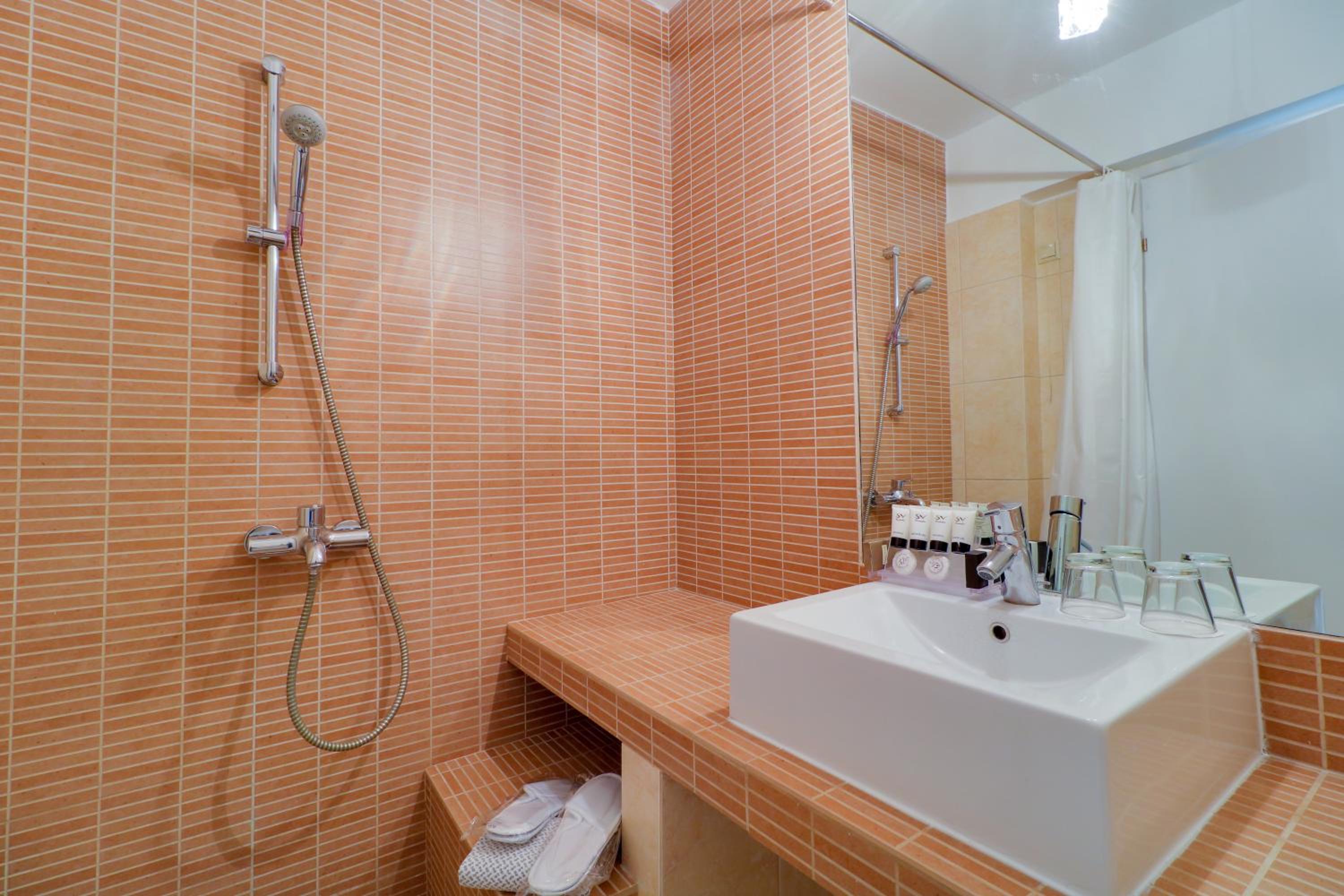 Standard Twin Room with City View photo 2
