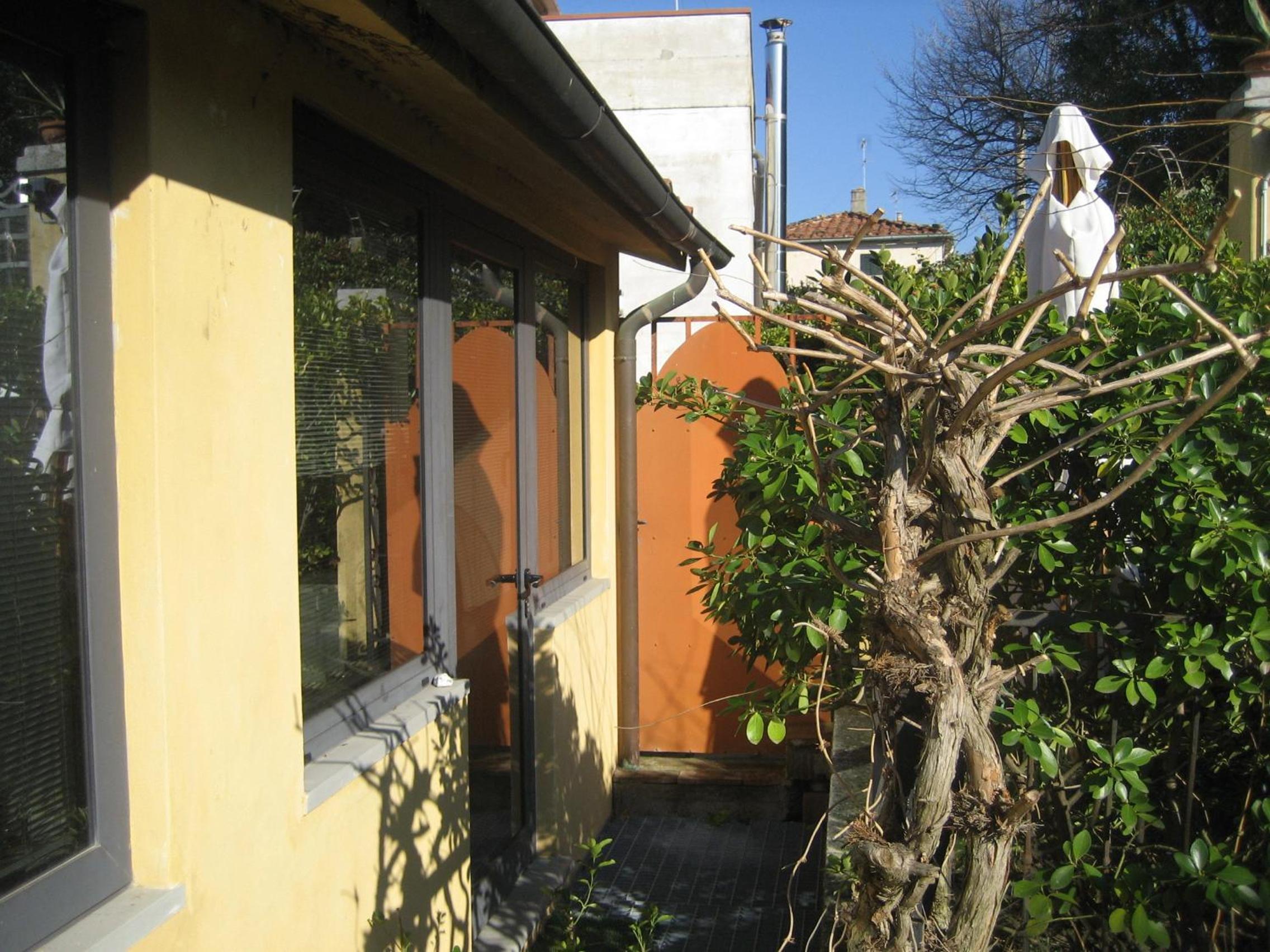 One-Bedroom Apartment with Garden - Split Level - Photo 8
