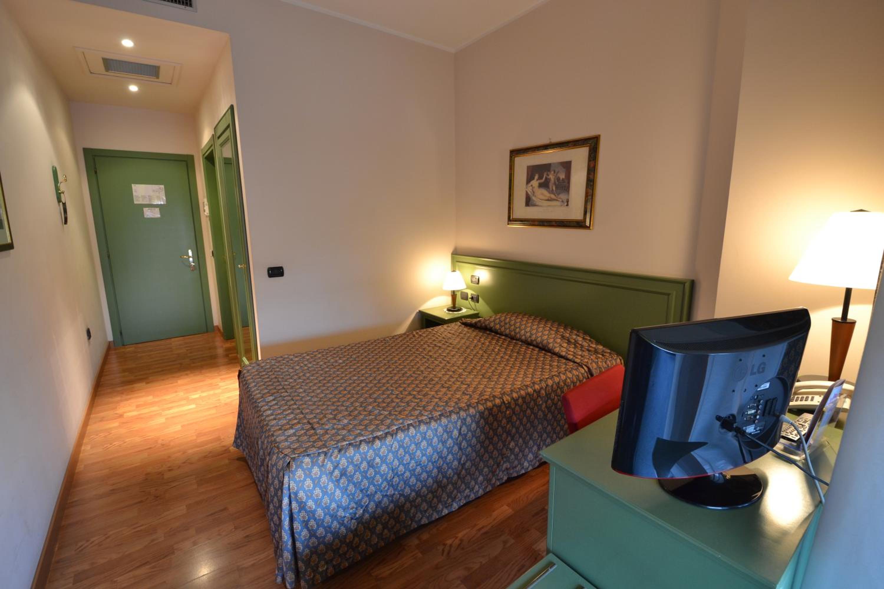 Single Room photo 1