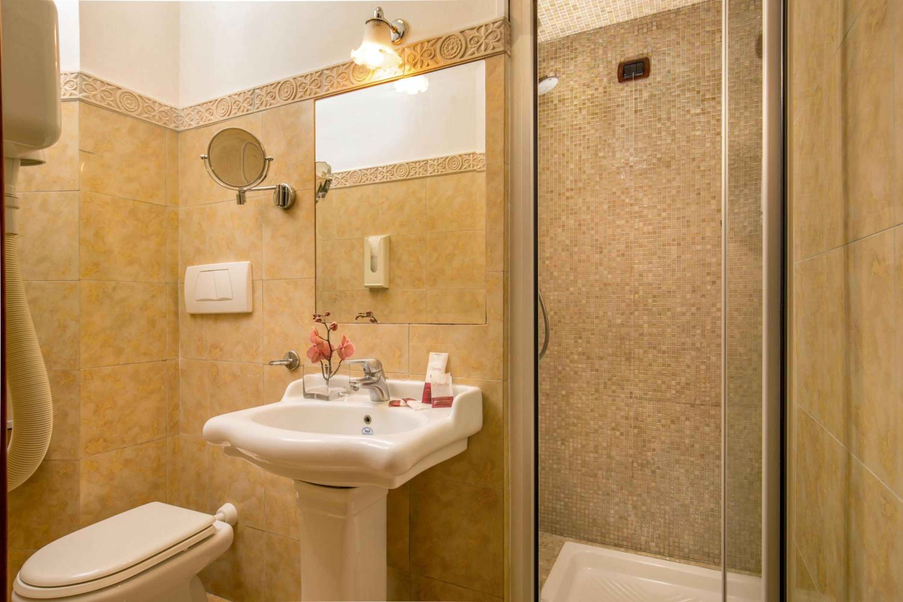 Single Room photo 3