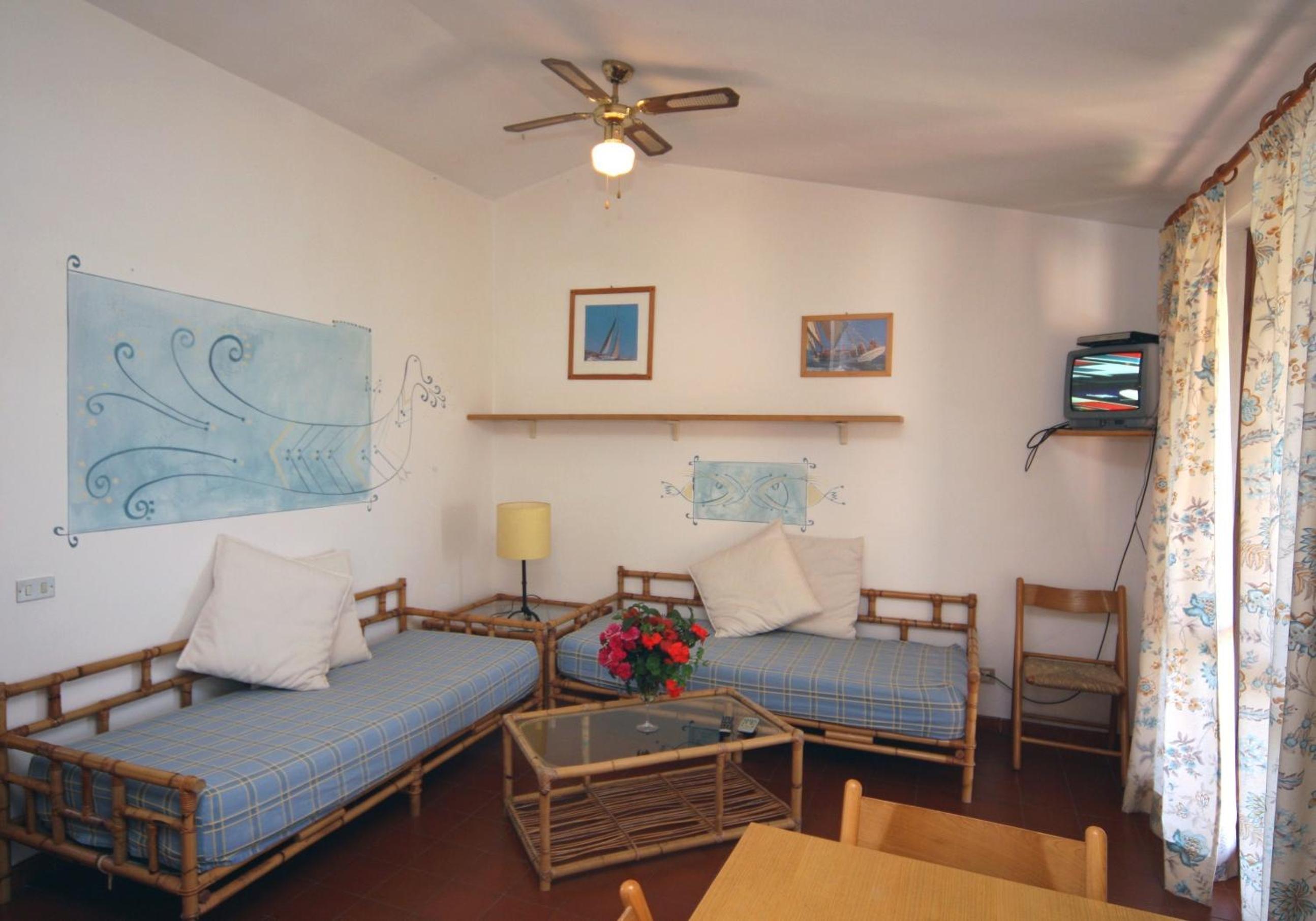 Two-Bedroom Apartment with Sea View (6 Adults)