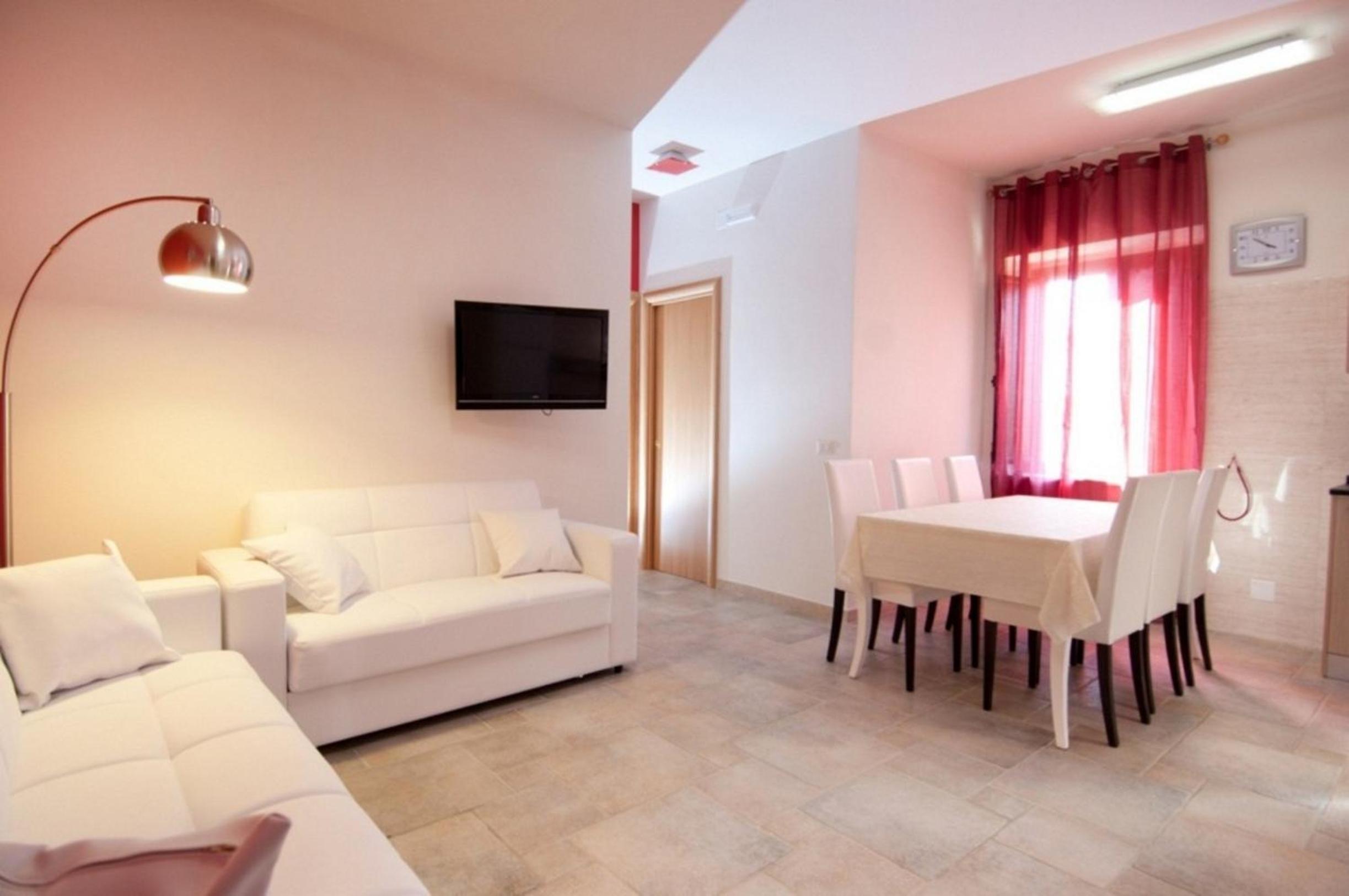 Two-Bedroom Apartment (4 Adults + 2 Children) - Photo 3