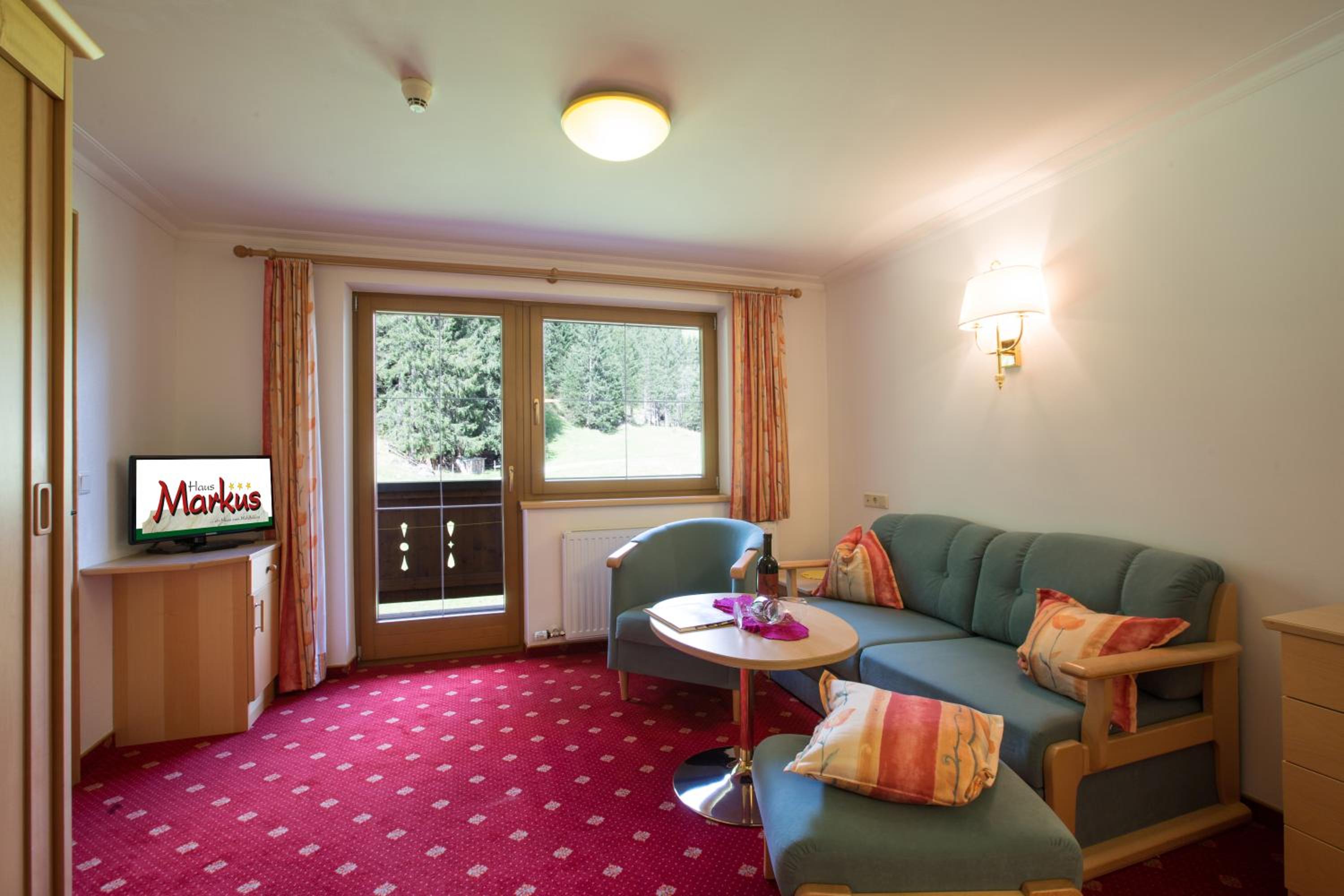 Family Room with Balcony photo 3
