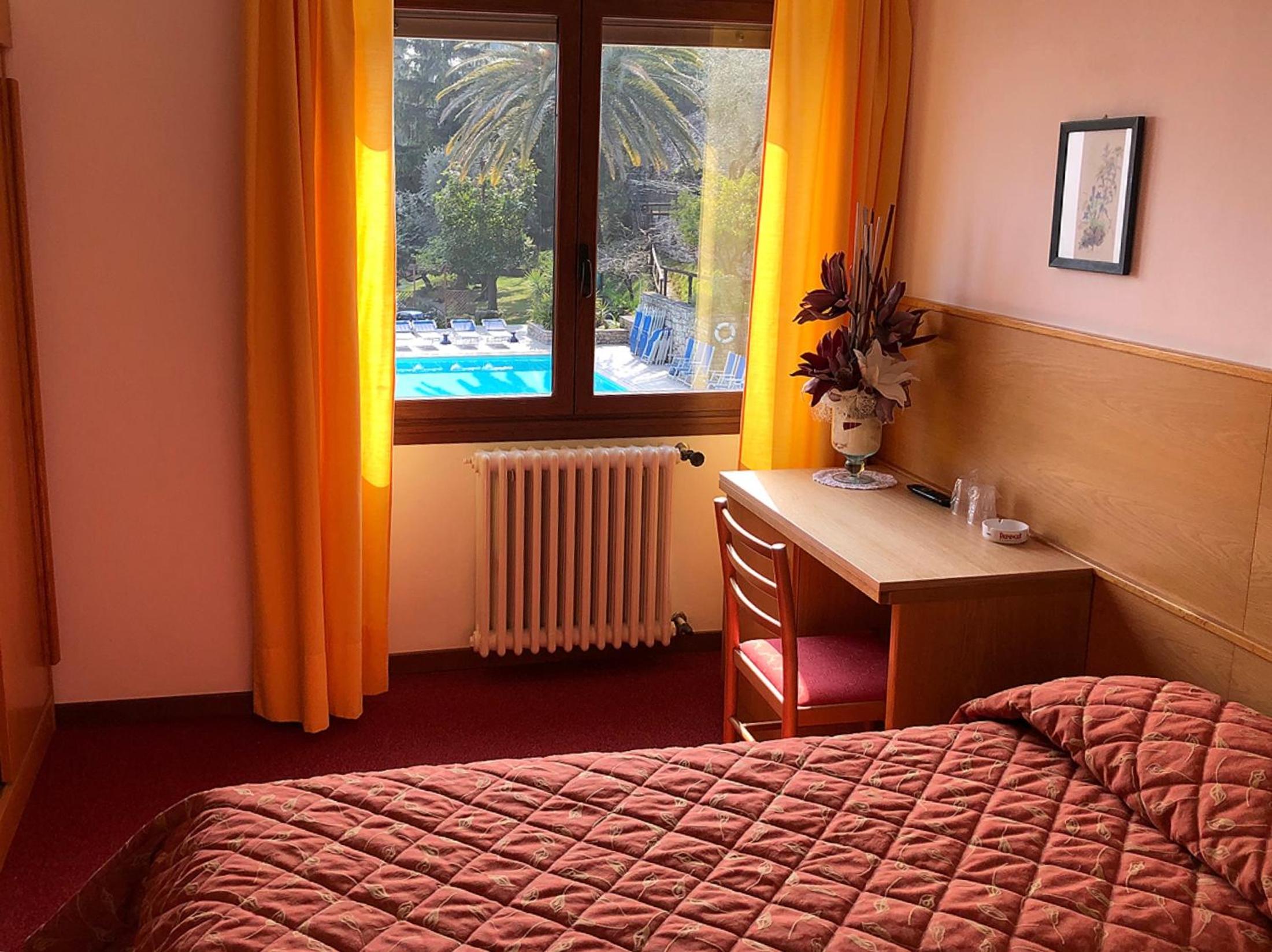 Single Room with Lake View