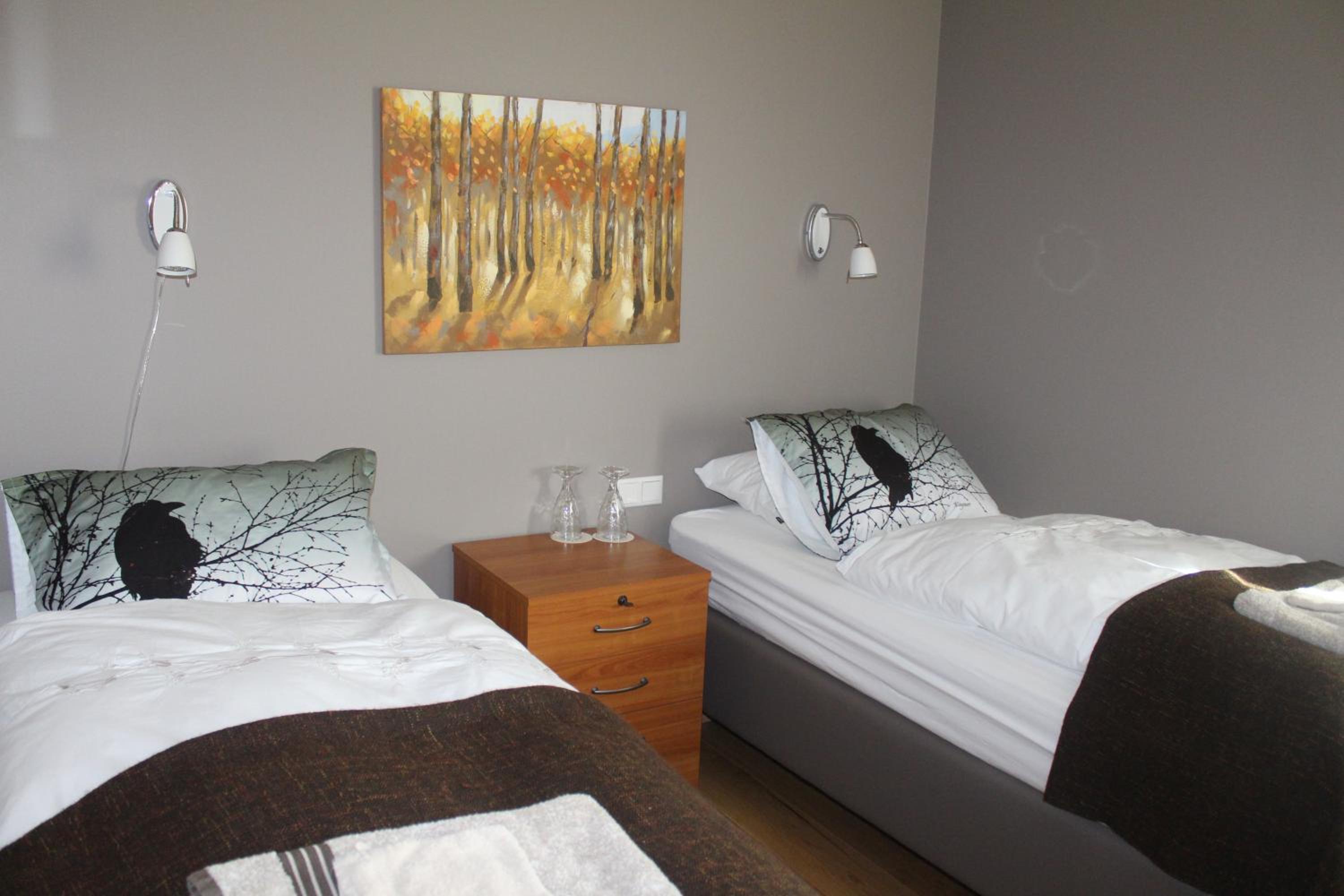 Small Double or Twin Room with Shared Bathroom photo 1