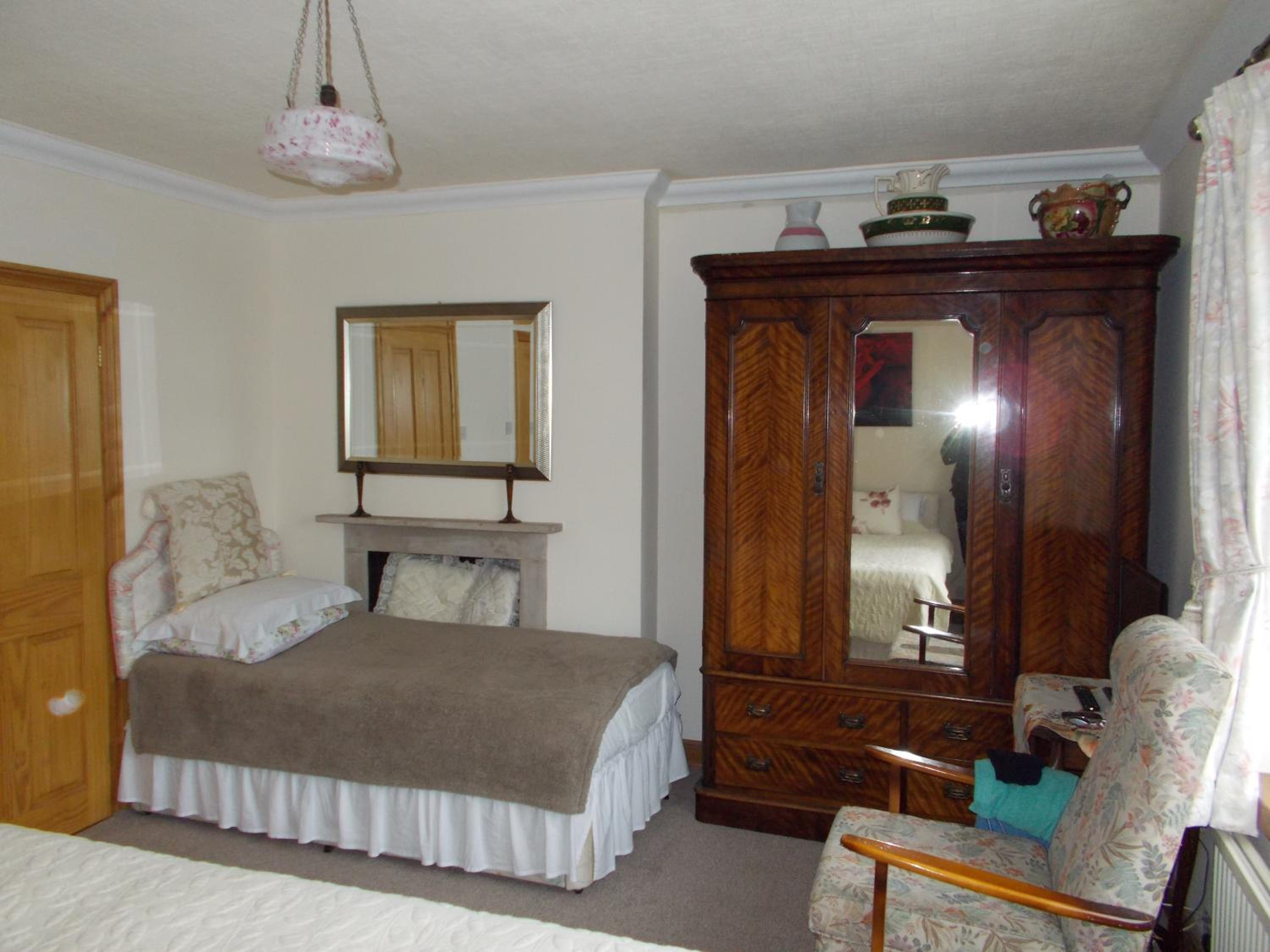 Double Room - Photo 6