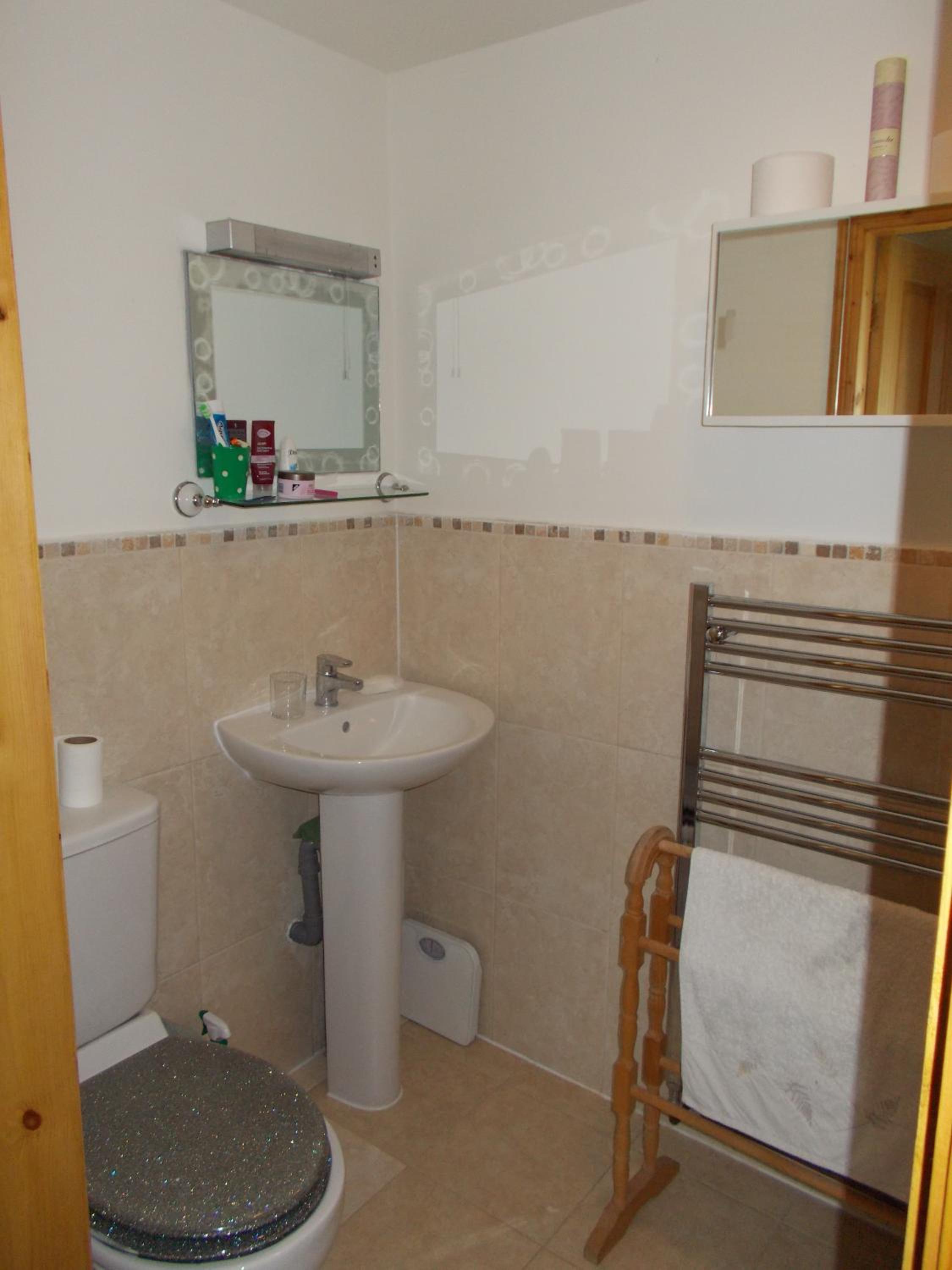 Double Room - Photo 8