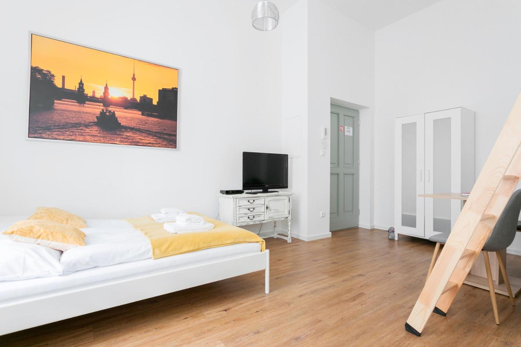 Apartment photo 2