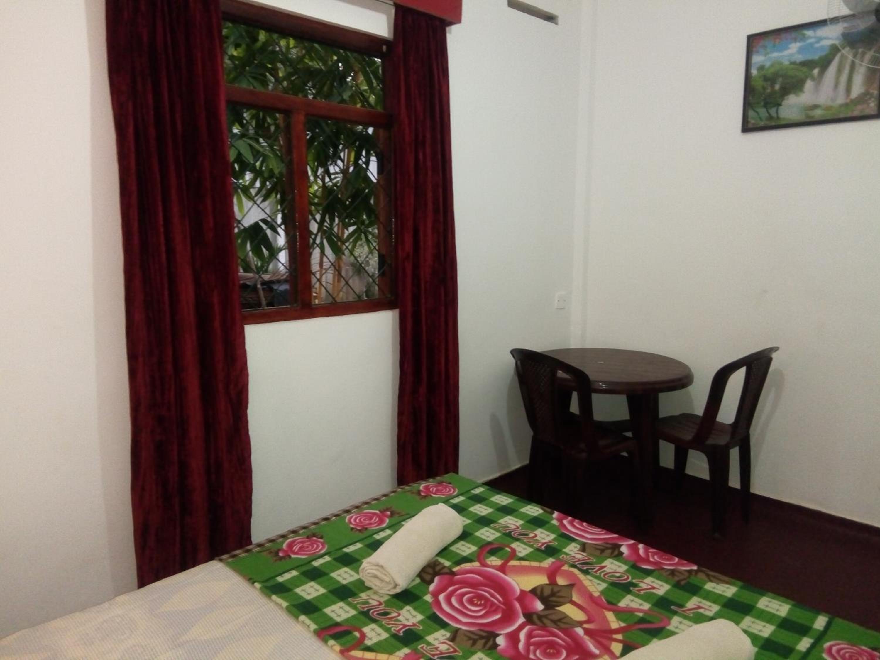 Single Room with Bathroom photo 1