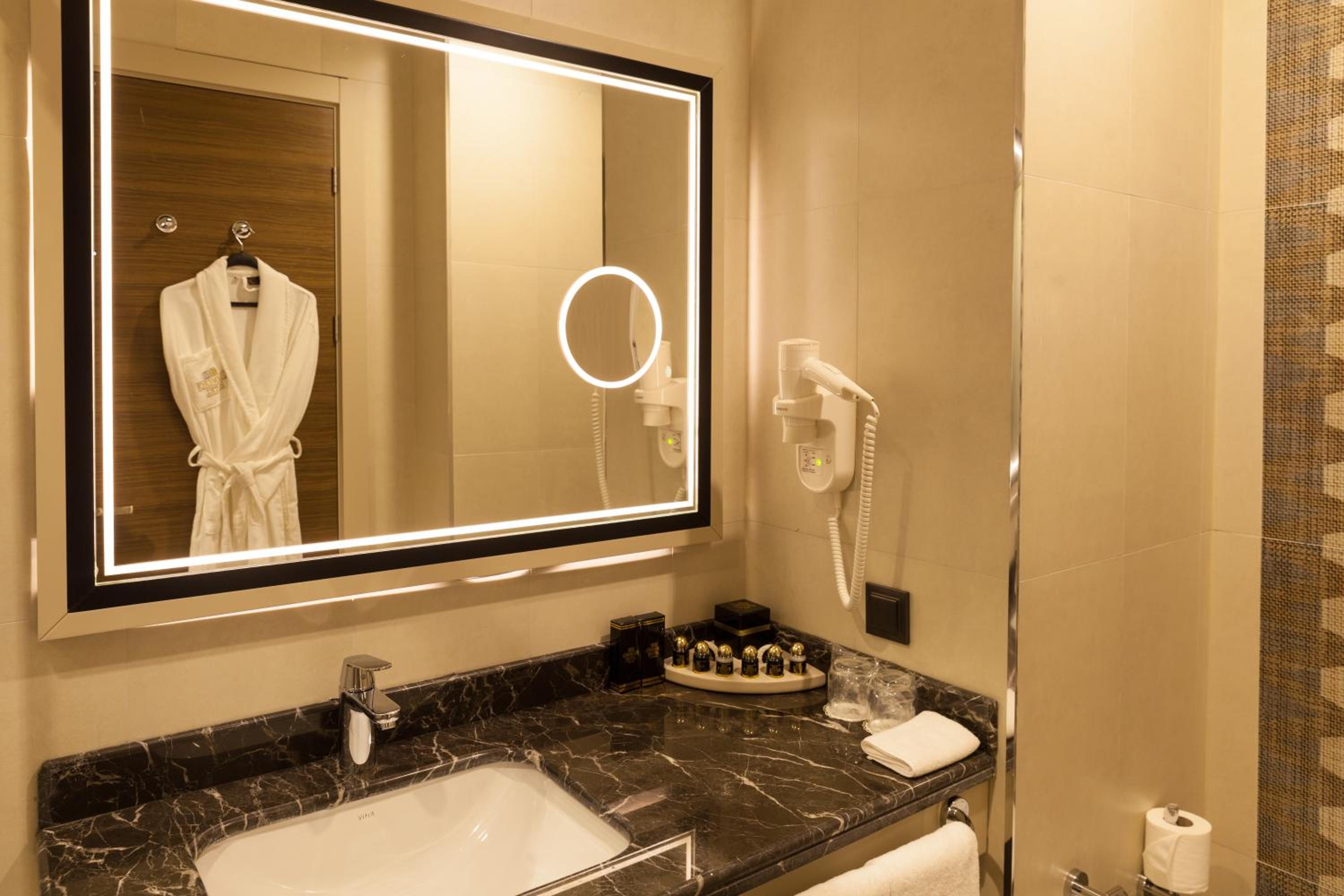 Standard Twin Room photo 2