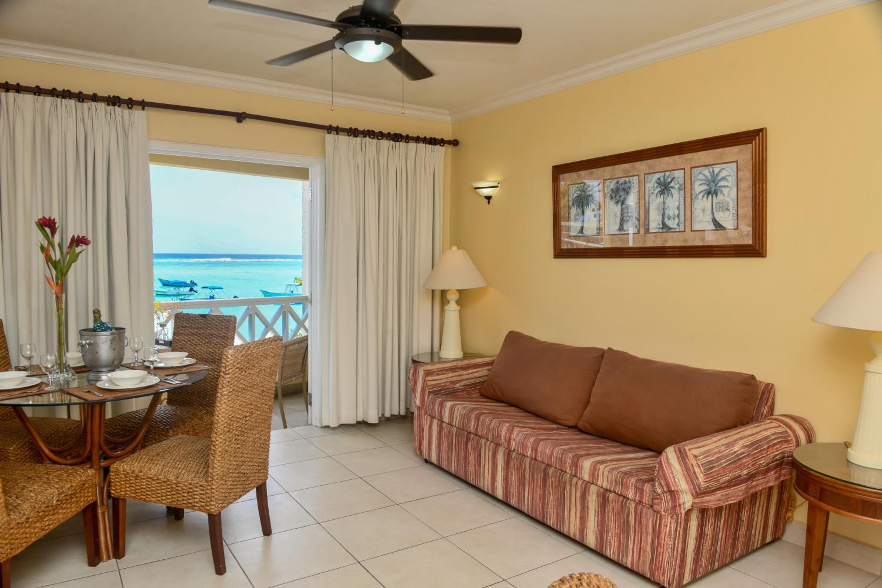 One Bedroom Ground Floor Suite with Seaview photo 3