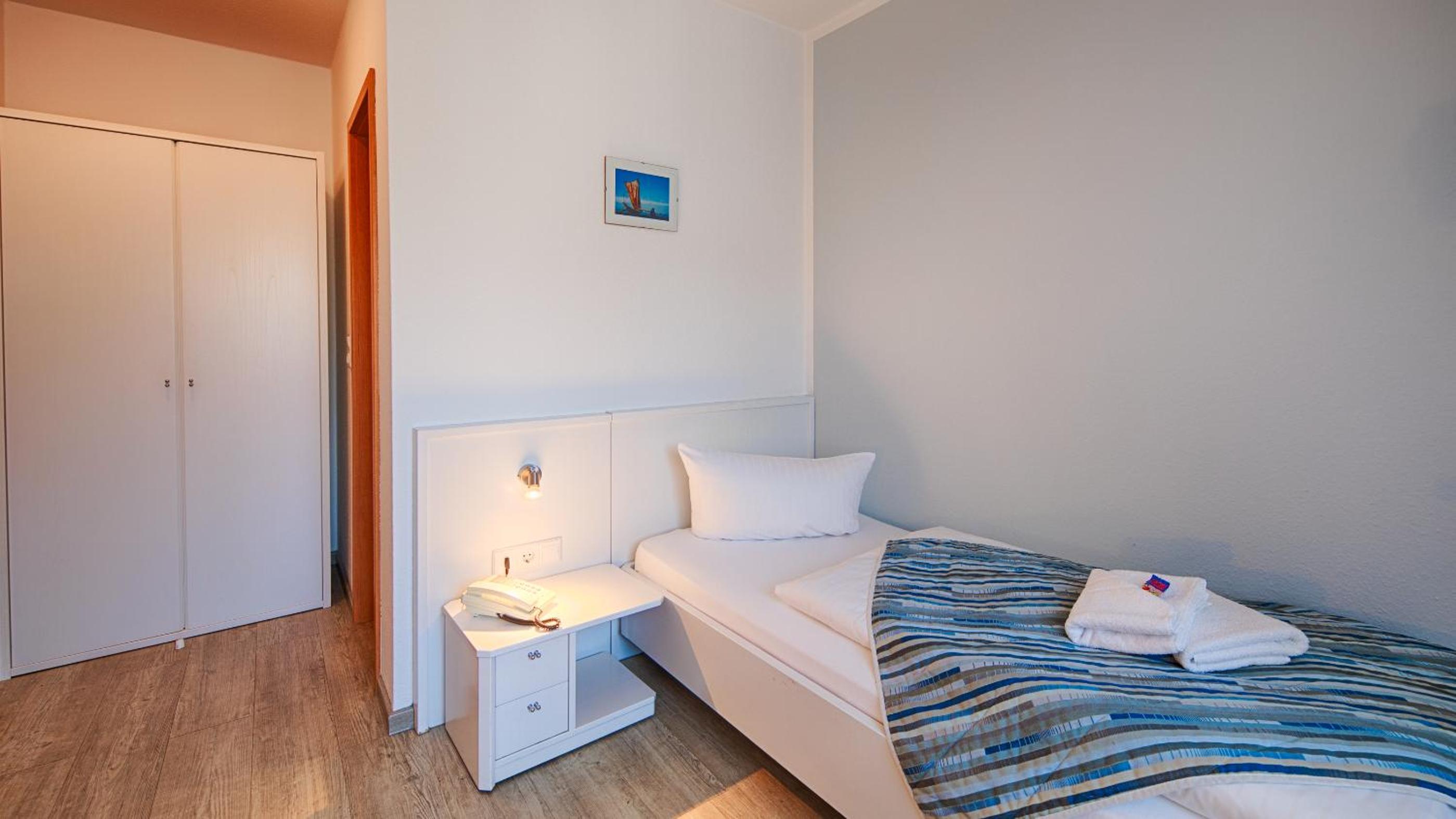 Single Room photo 2