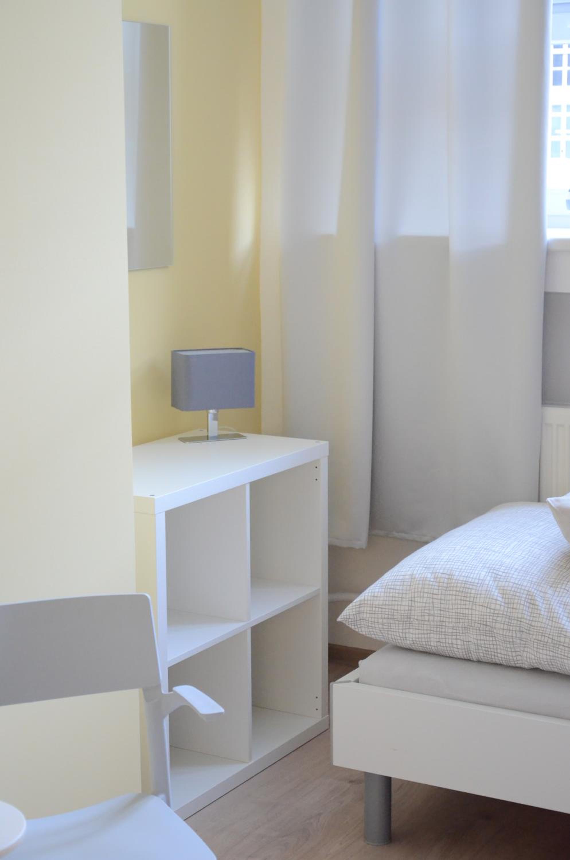 Budget Twin Room - Photo 2