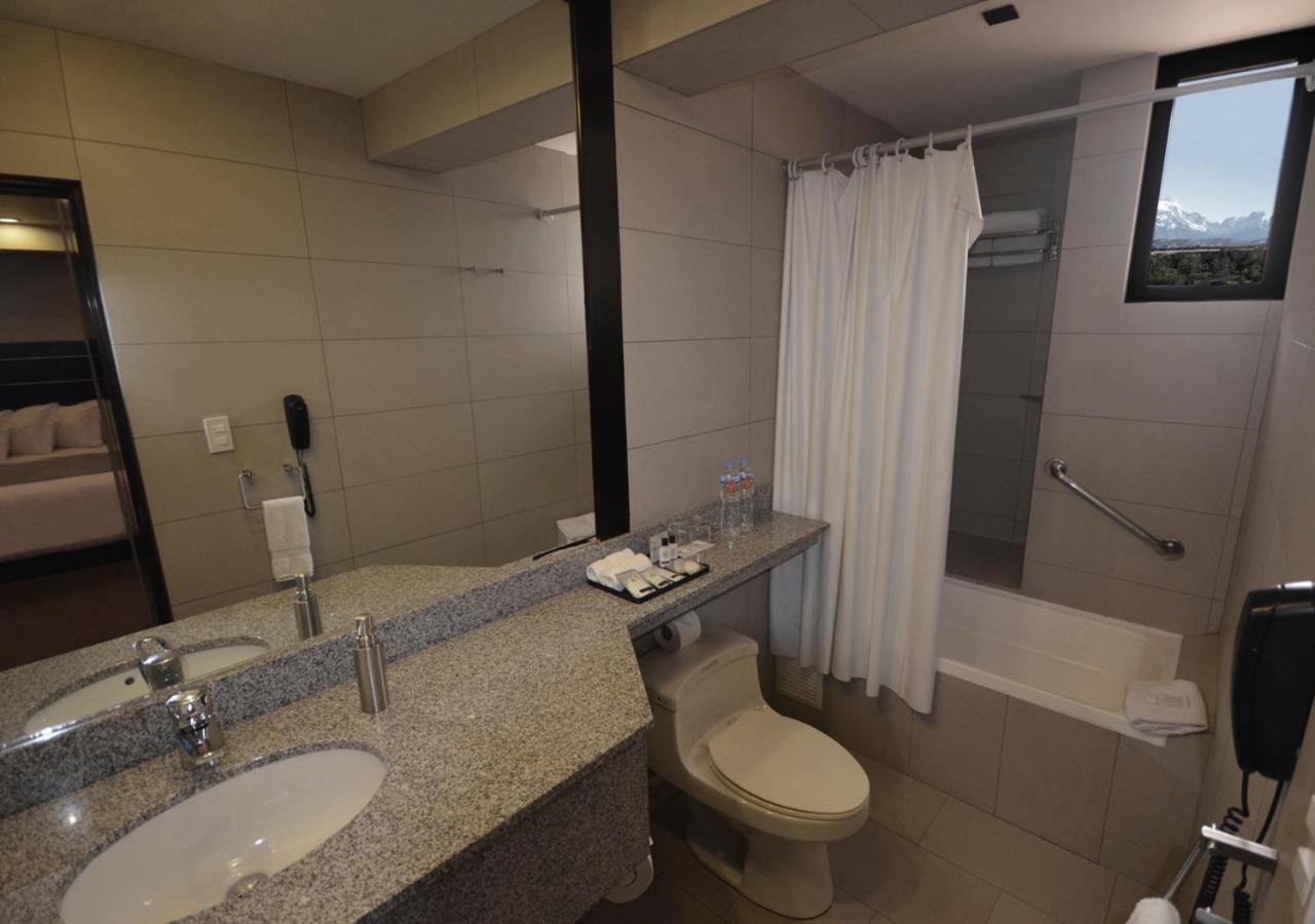Suite with Two Queen Beds - Photo 5