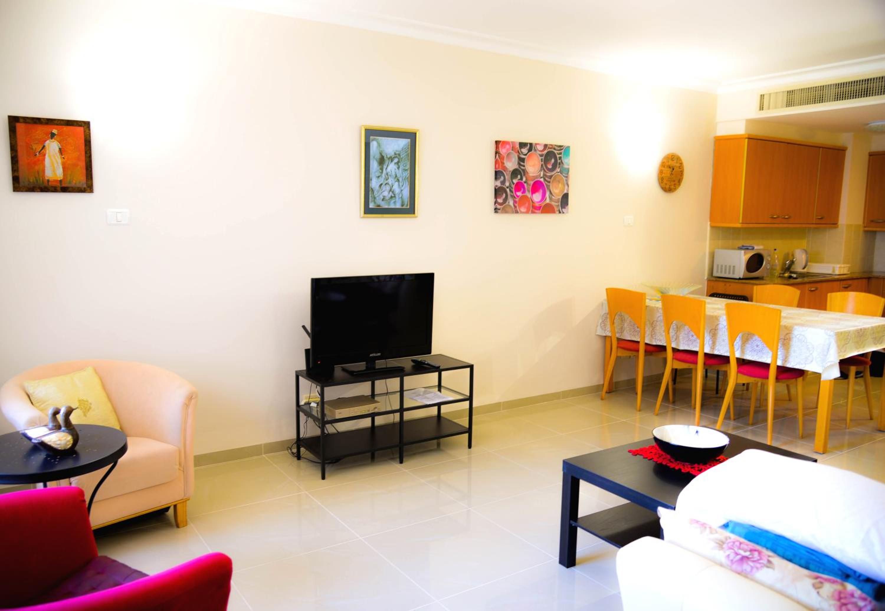 One-Bedroom Apartment with Sea View photo 1