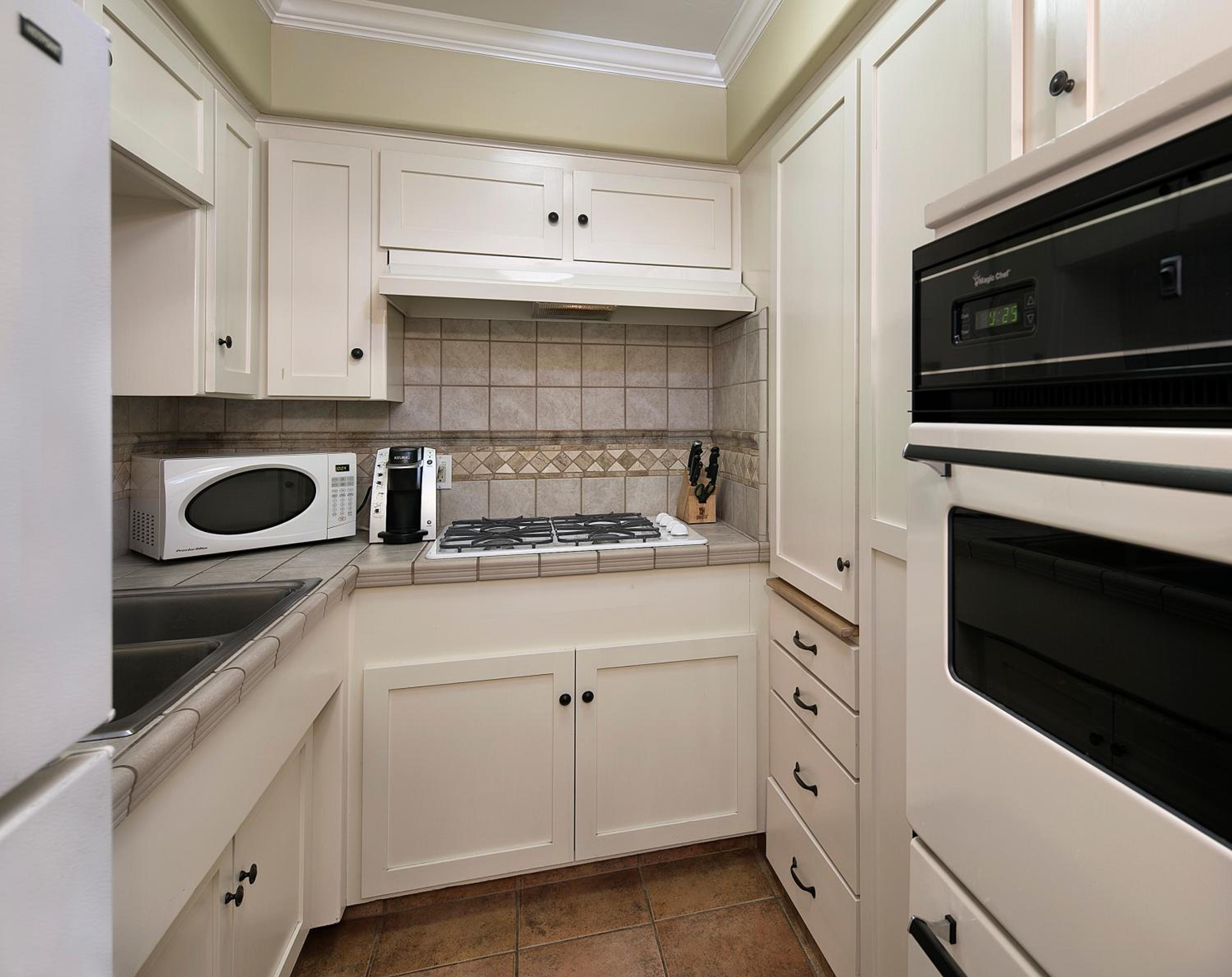 King Suite - Photo 3