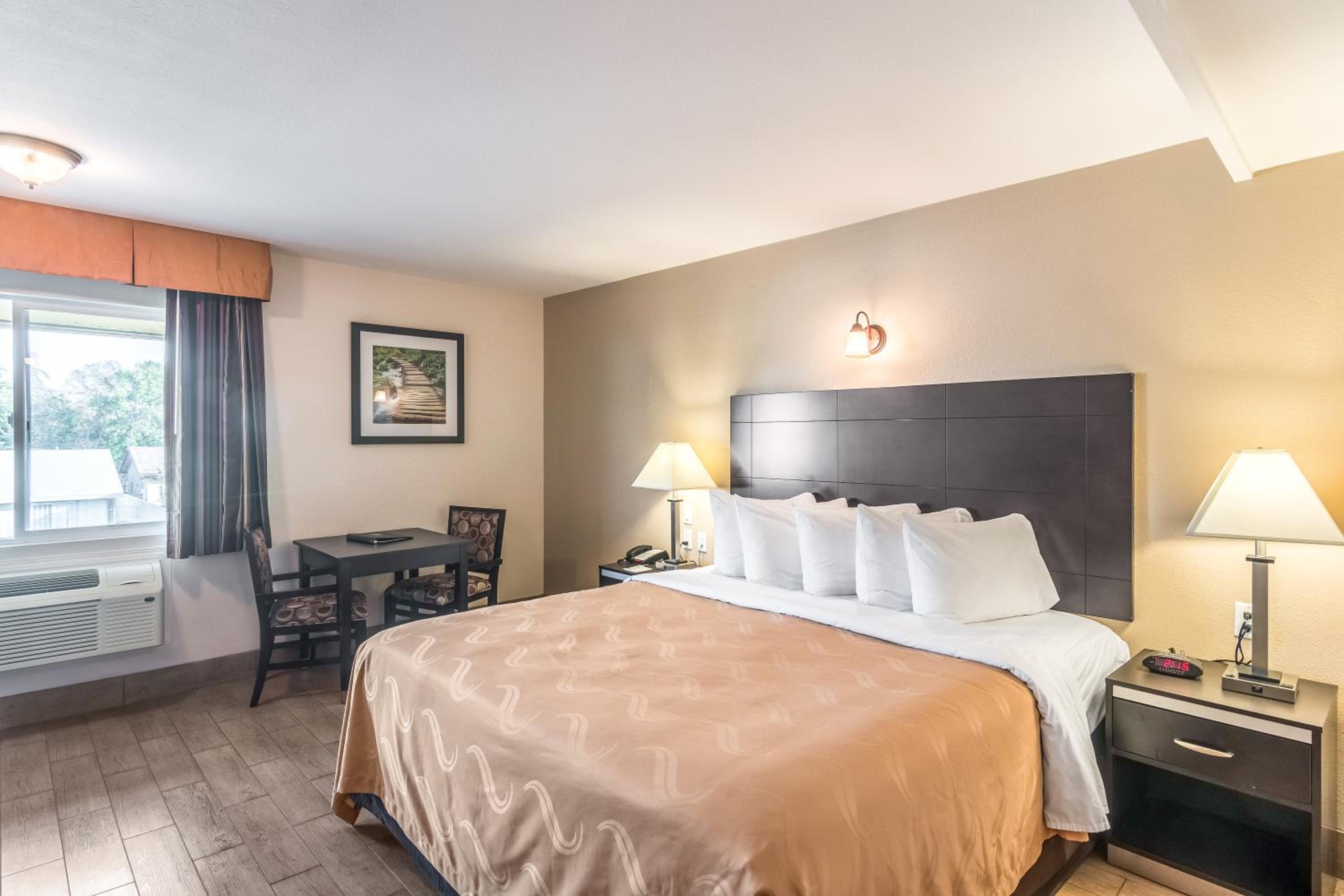 Quality Inn & Suites near Downtown Bakersfield, Foto 3