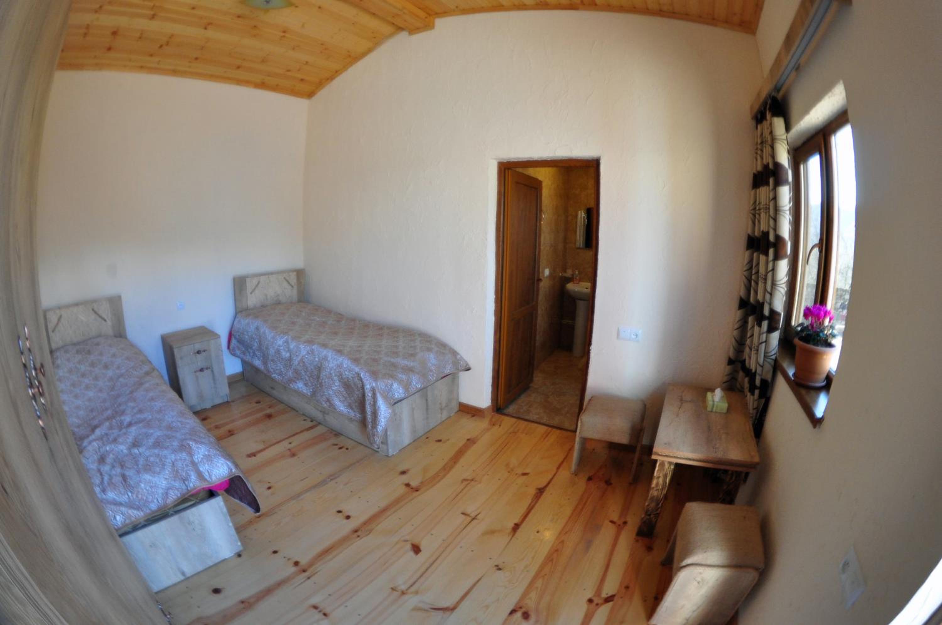 Large Twin Room with Private Bathroom photo 1